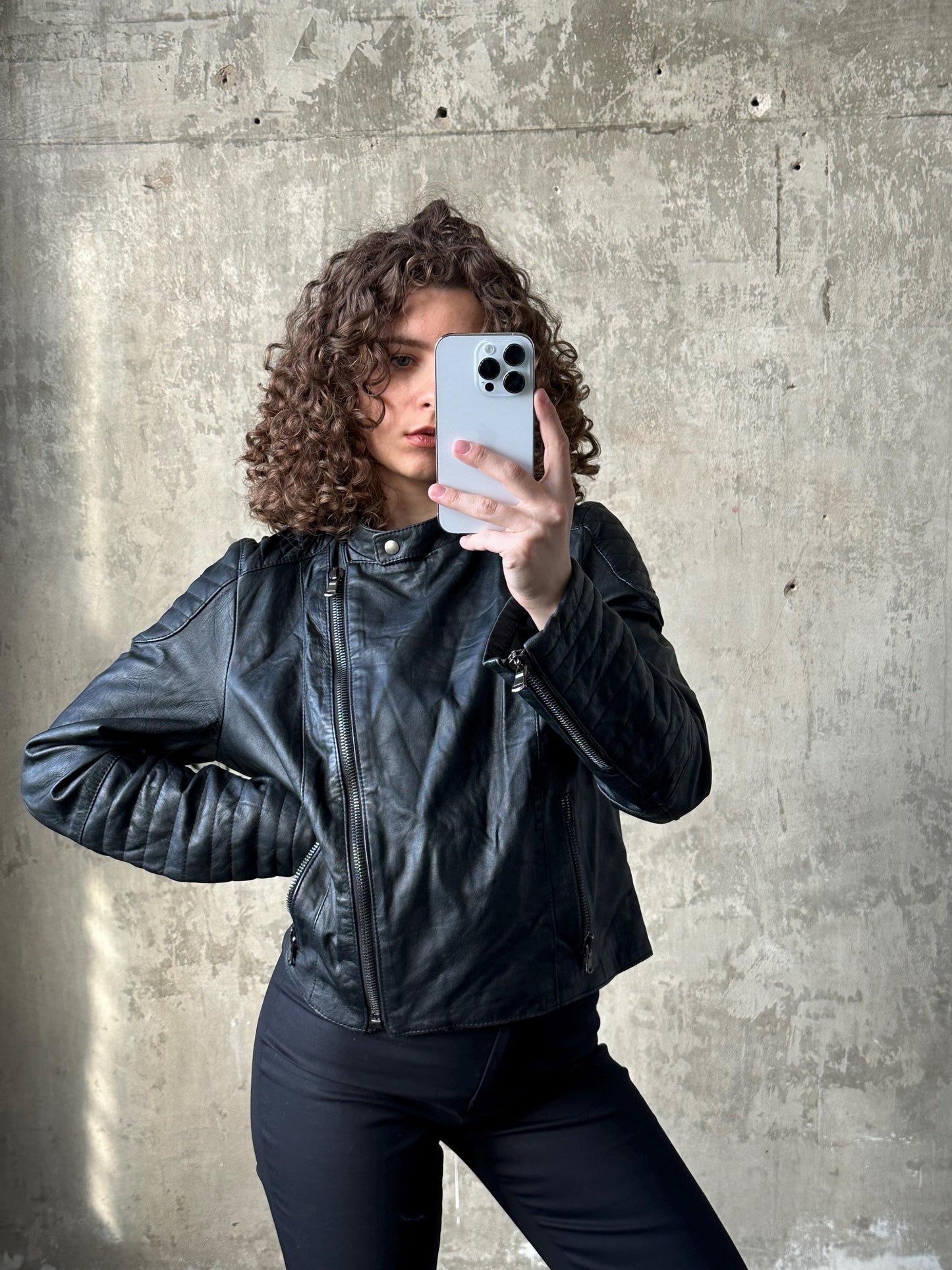Vintage Y2K leather slim fit motorcycle jacket in black