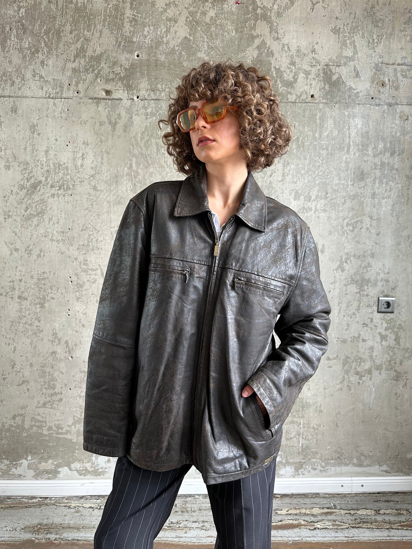 Vintage 90s CAMEL ACTIVE distressed leather bomber jacket in brown