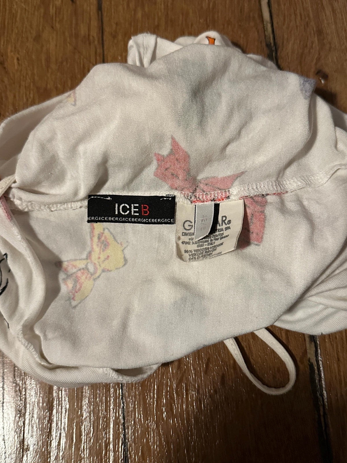Vintage Iceberg Bow Print Top in White