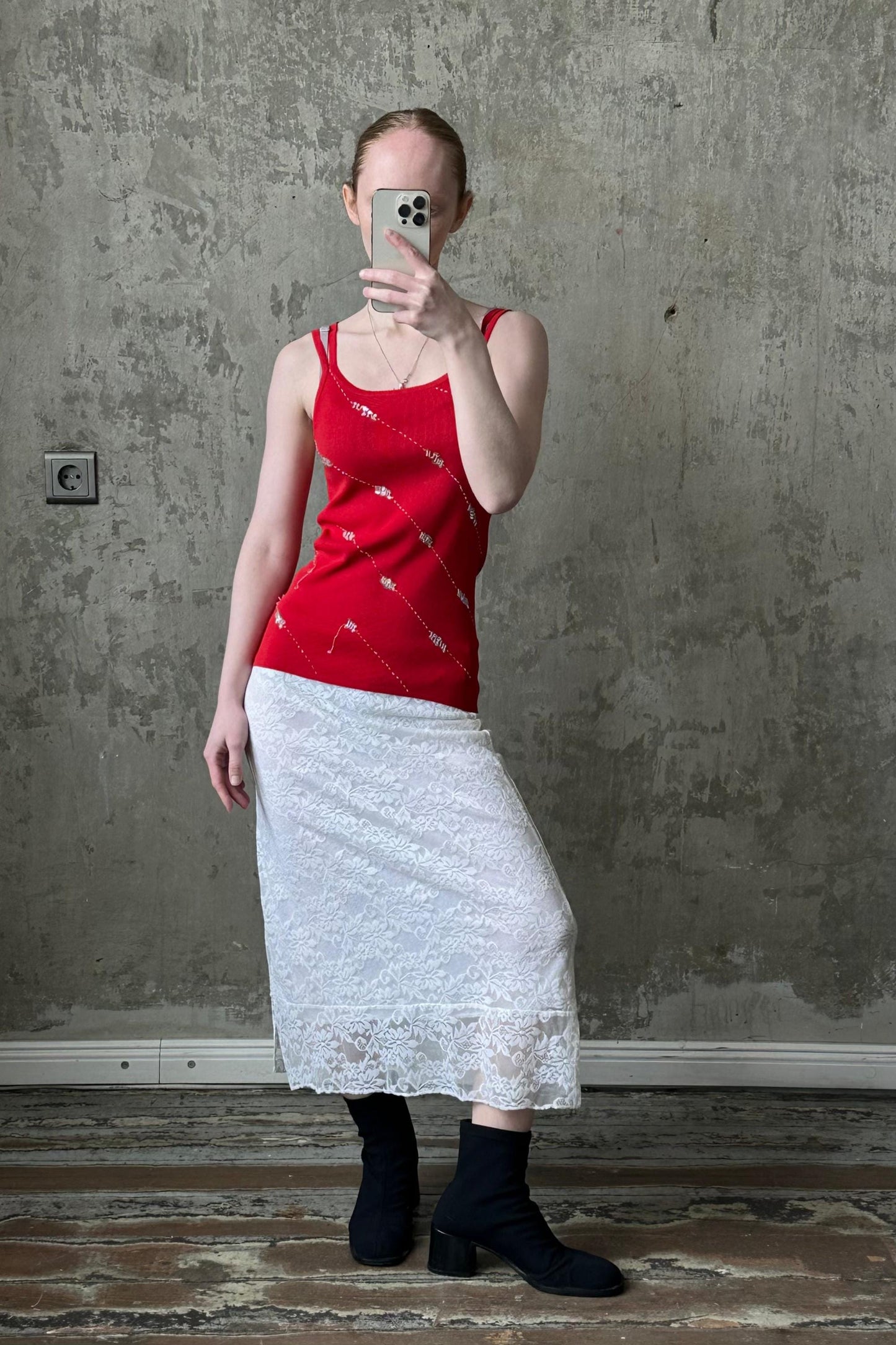 Vintage slim-fit long cotton tank top in red