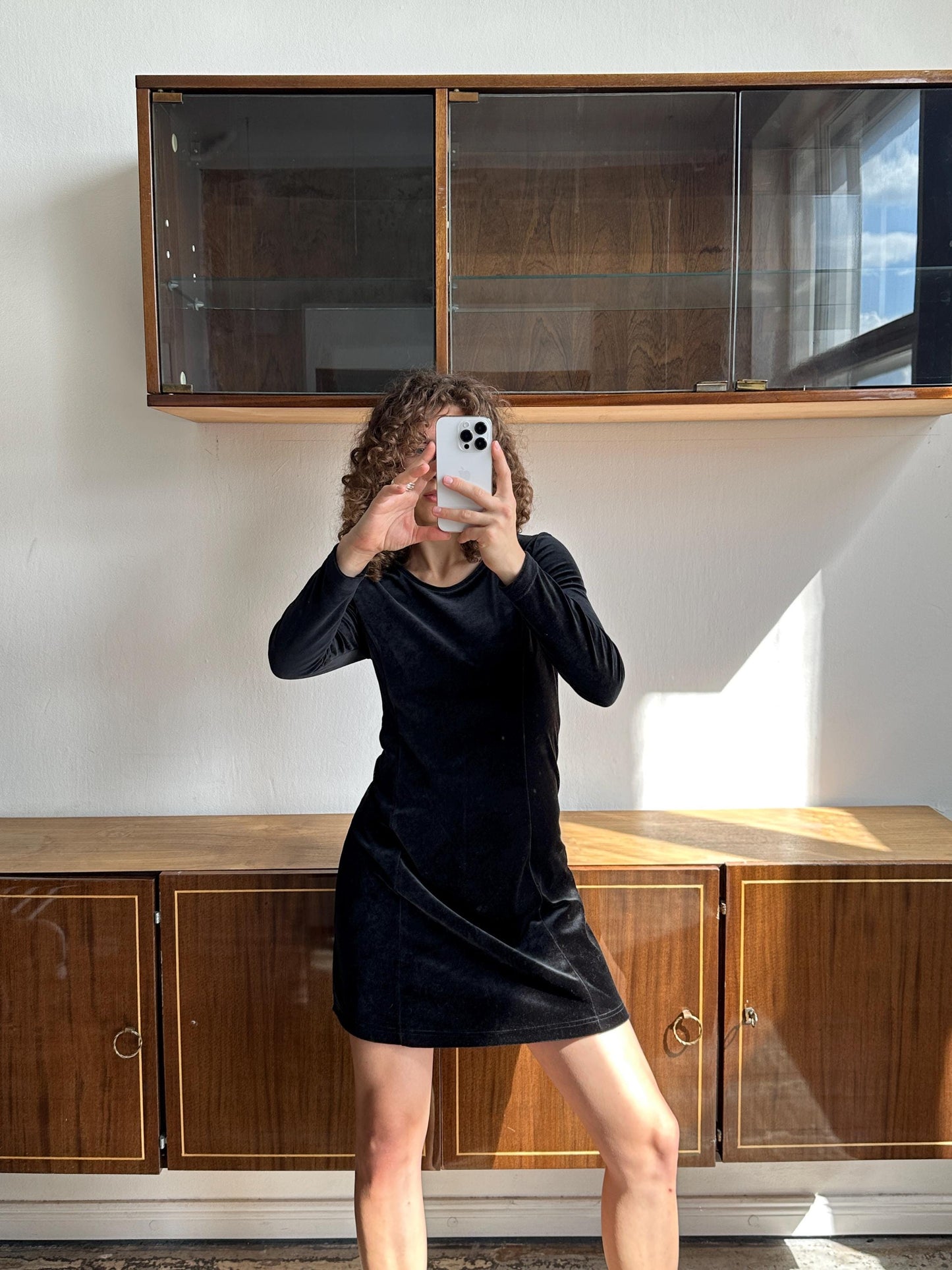 Vintage 90s long-sleeved velvet dress in black