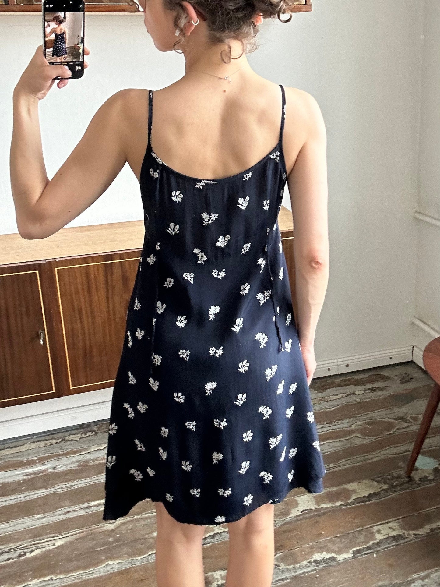 Vintage 90s sleeveless floral dress in blue, summer sundress