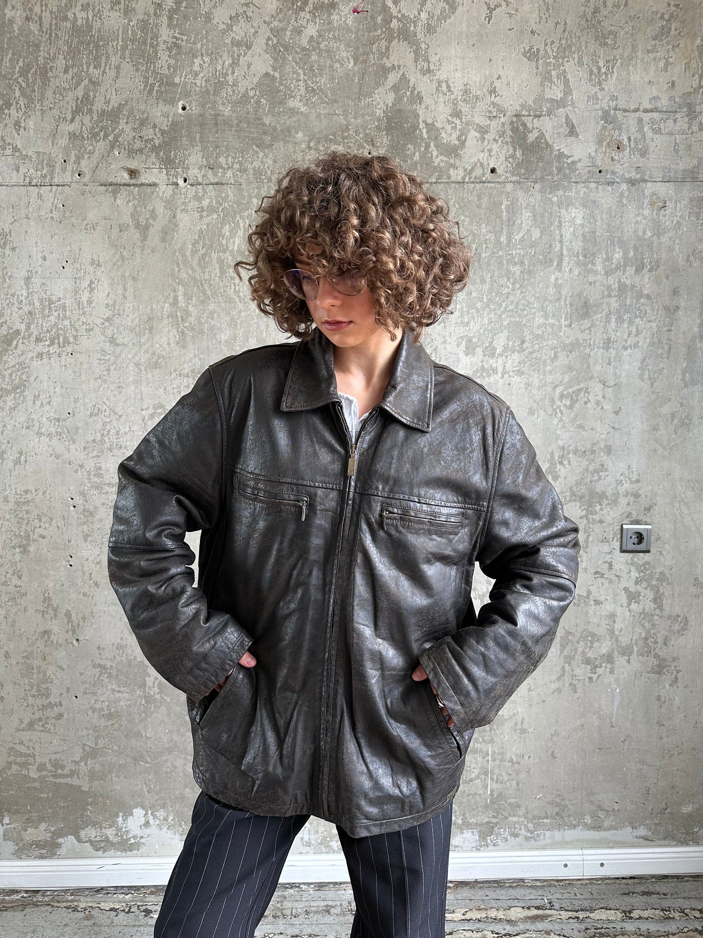 Vintage 90s CAMEL ACTIVE distressed leather bomber jacket in brown
