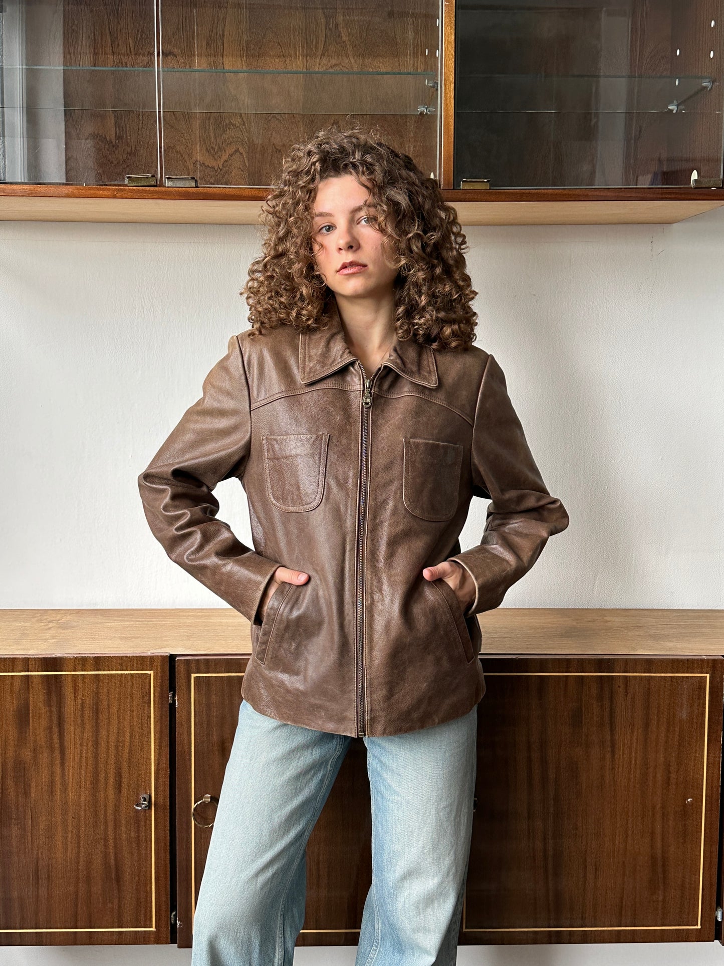 Vintage fitted brown leather jacket