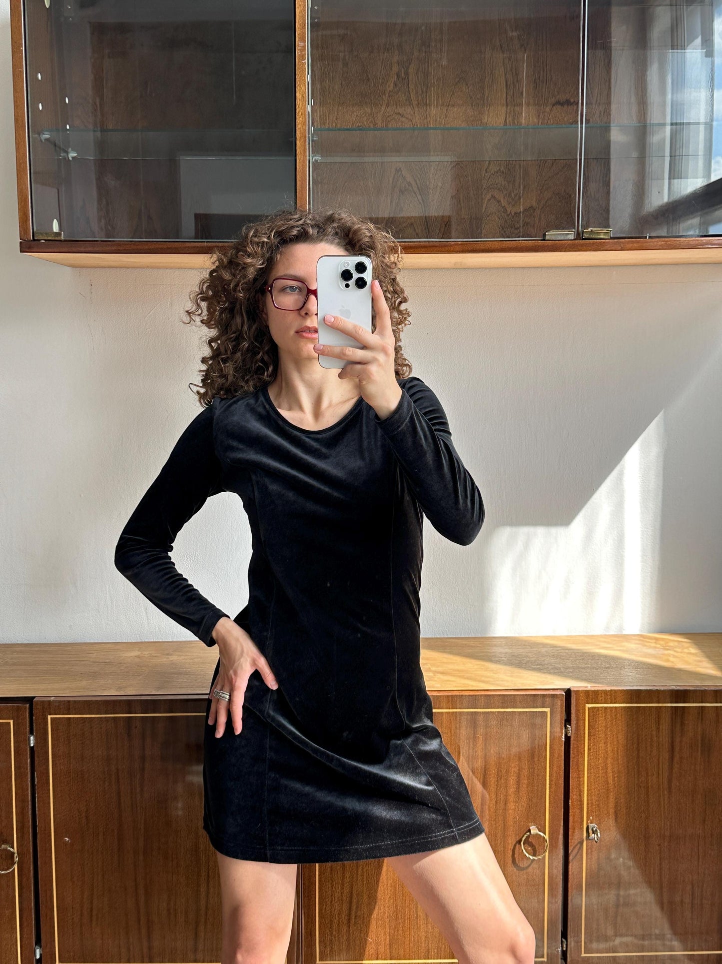 Vintage 90s long-sleeved velvet dress in black