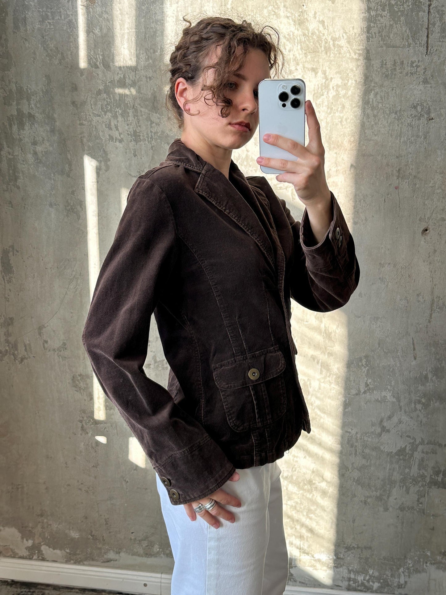 Vintage slim-fitted denim jeans jacket in brown