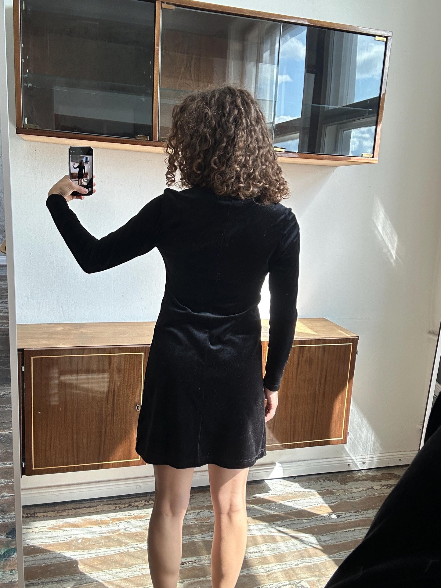 Vintage 90s long-sleeved velvet dress in black