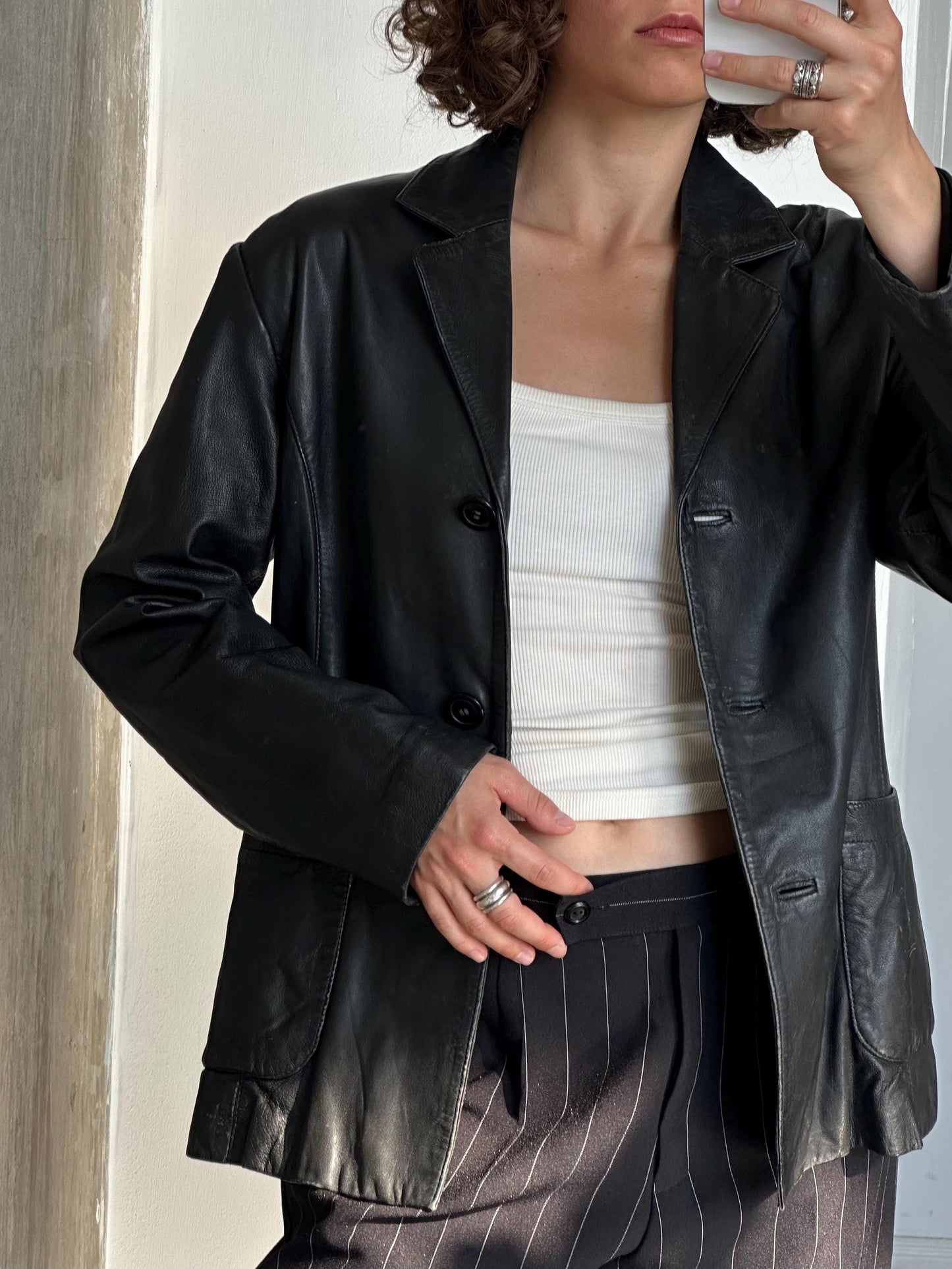 Vintage 90s cropped leather blazer in black