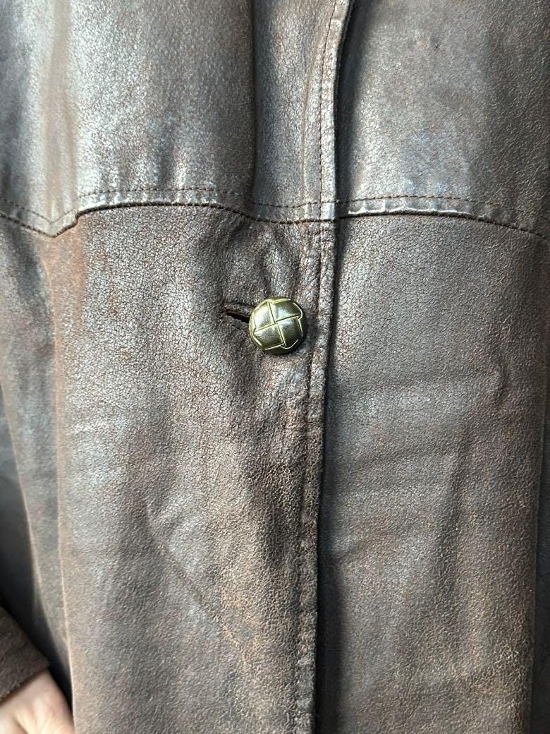 Vintage 90s boxy distressed leather jacket in brown