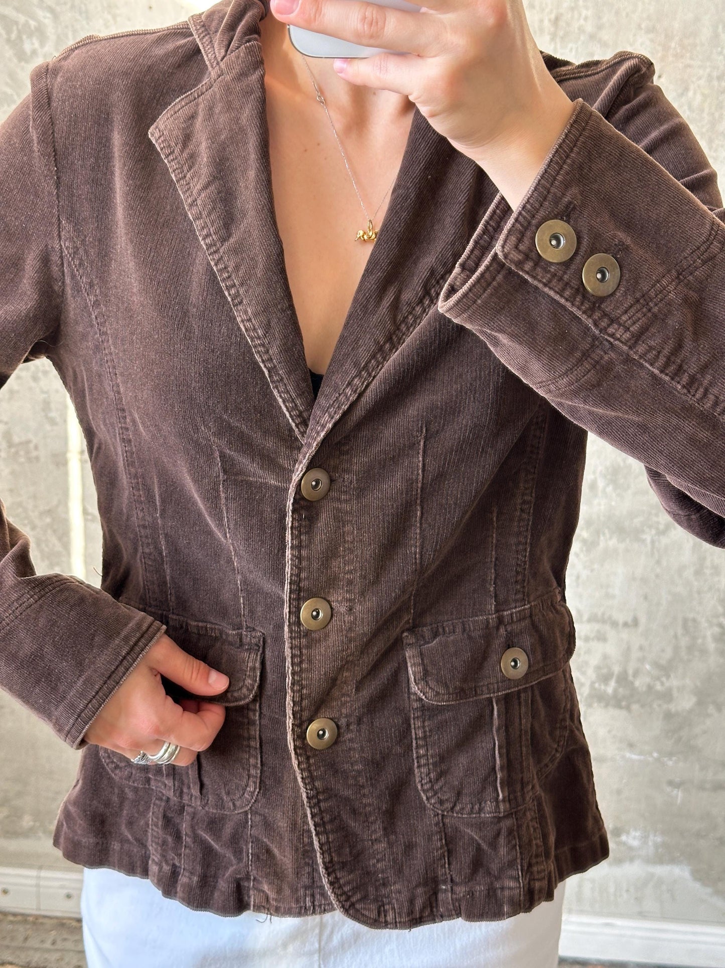 Vintage slim-fitted denim jeans jacket in brown