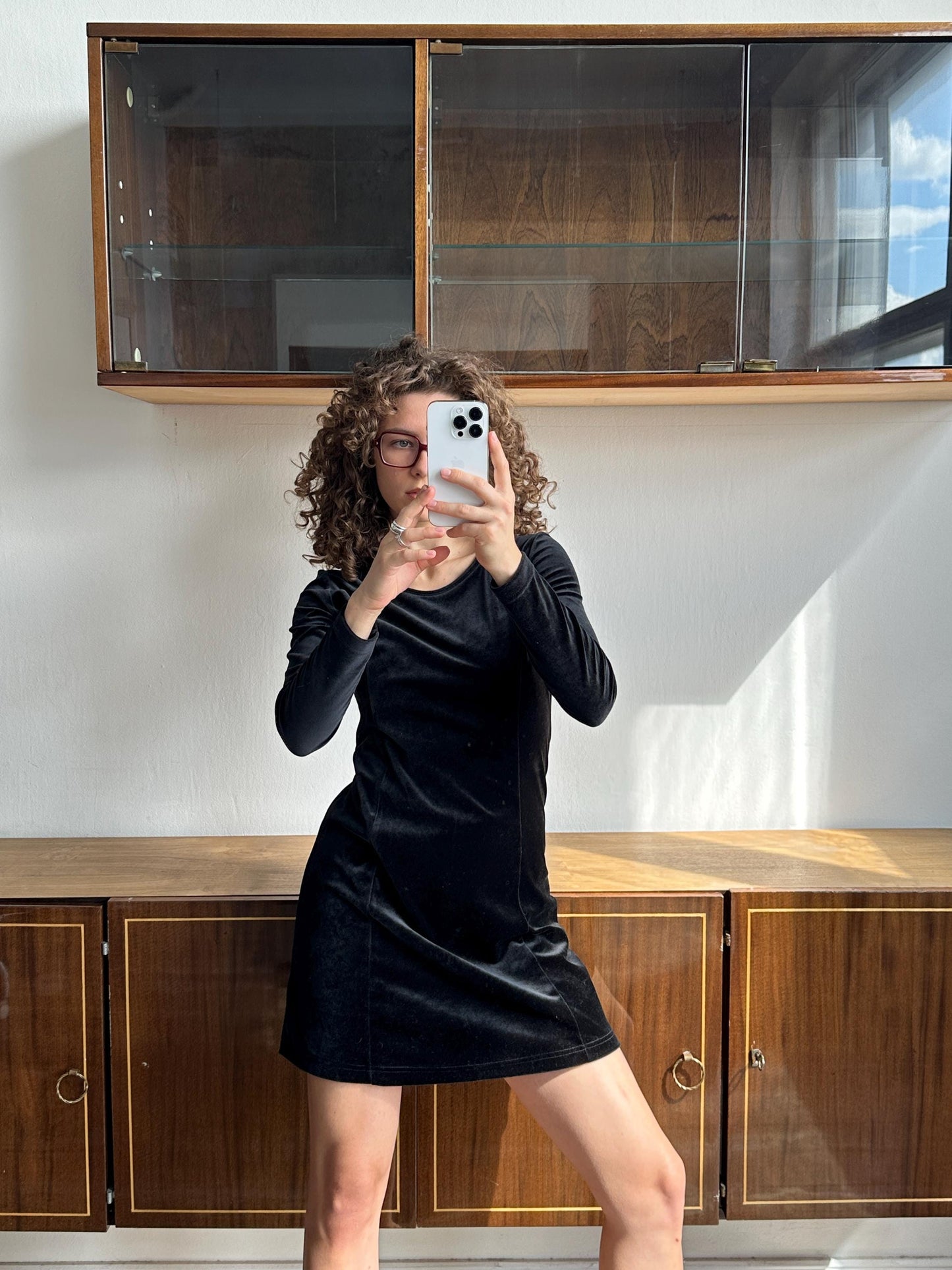 Vintage 90s long-sleeved velvet dress in black