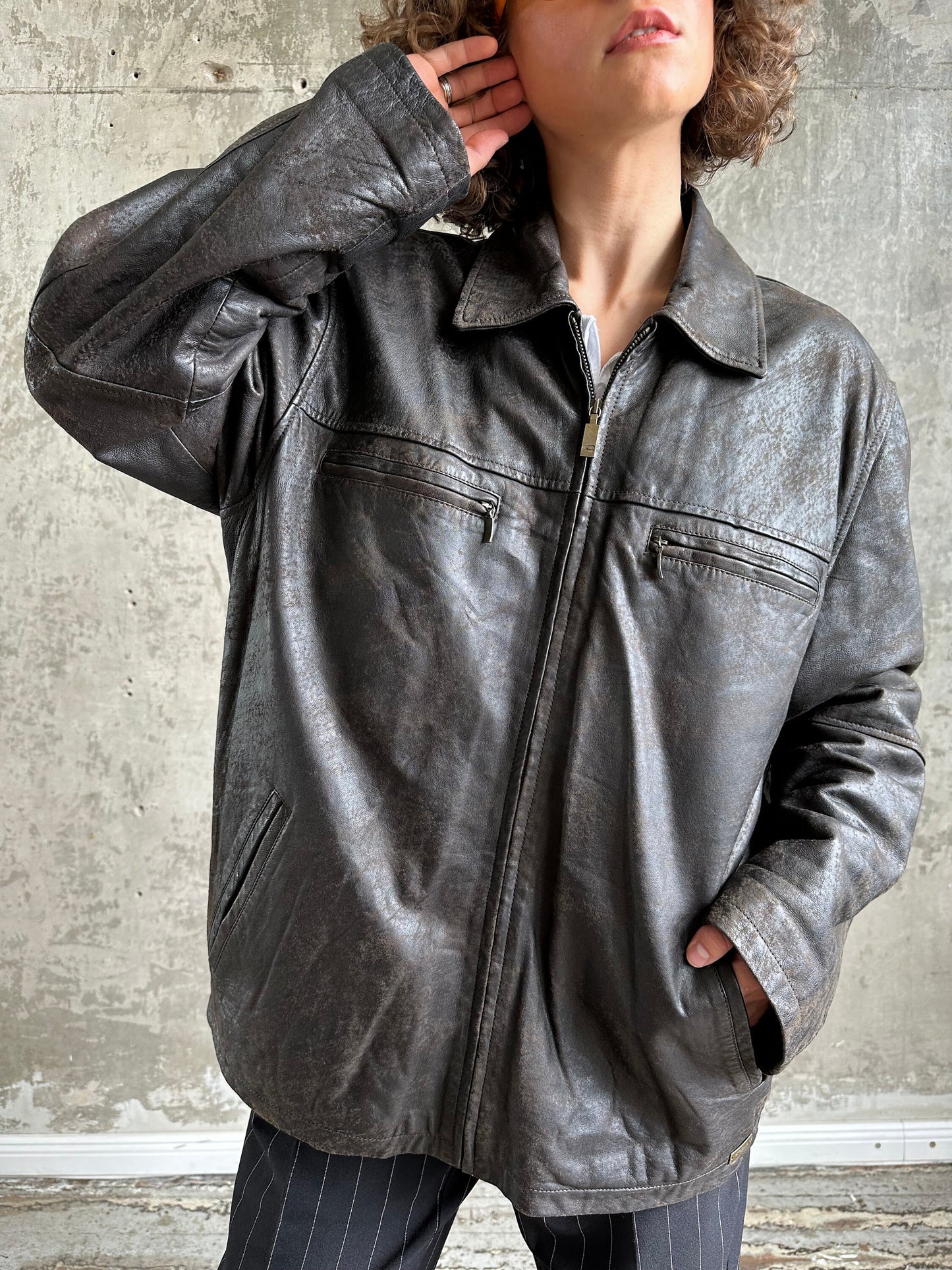 Vintage 90s CAMEL ACTIVE distressed leather bomber jacket in brown
