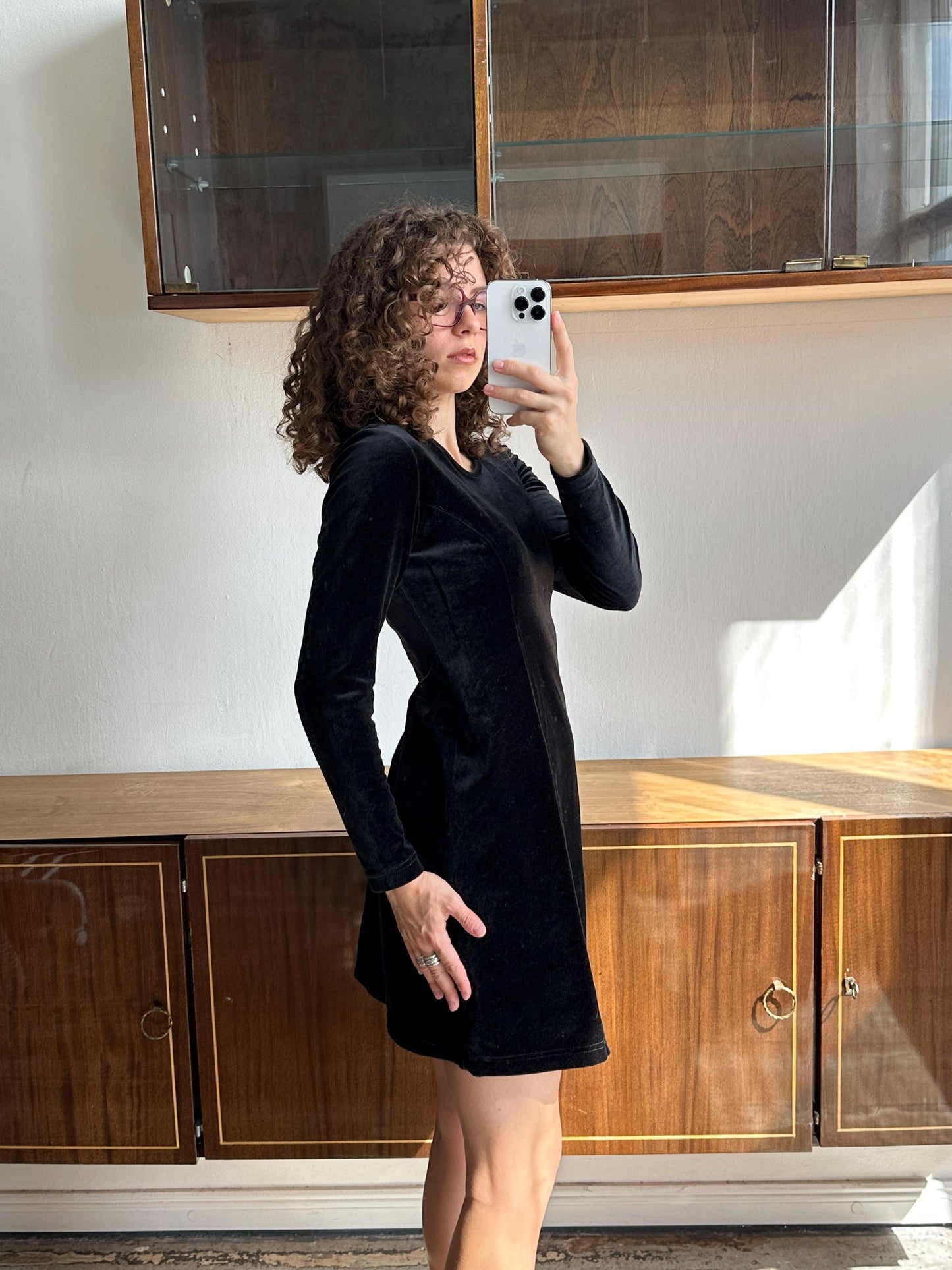 Vintage 90s long-sleeved velvet dress in black