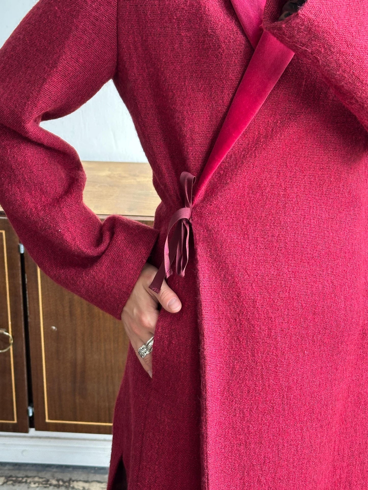 Vintage women slim-fit belted midi red coat