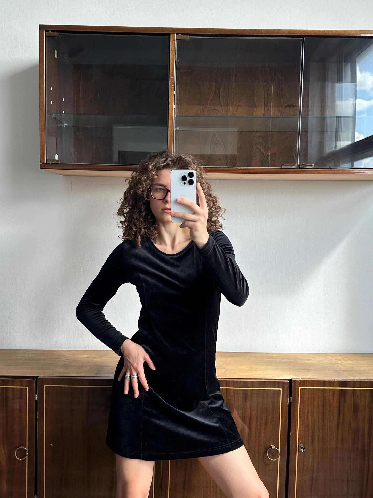 Vintage 90s long-sleeved velvet dress in black