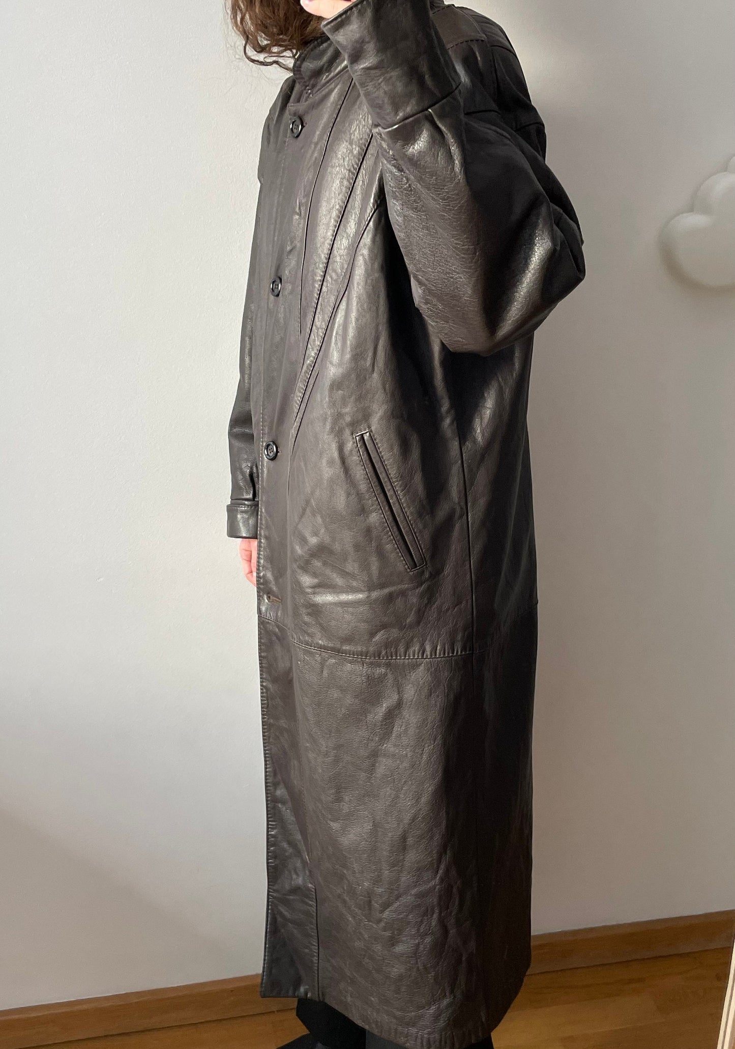 Vintage 90s straight leather coat in brown