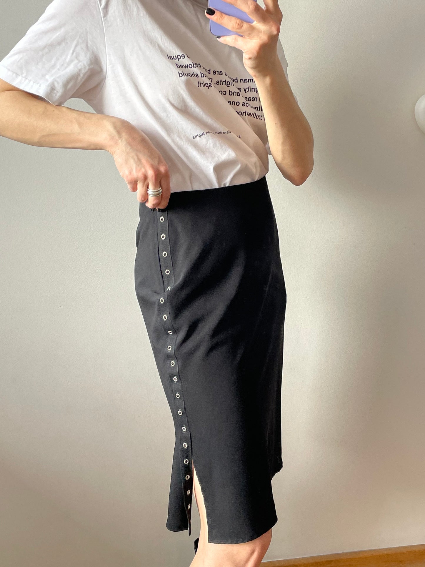 Vintage iconic skirt in black, classic knee-length skirt