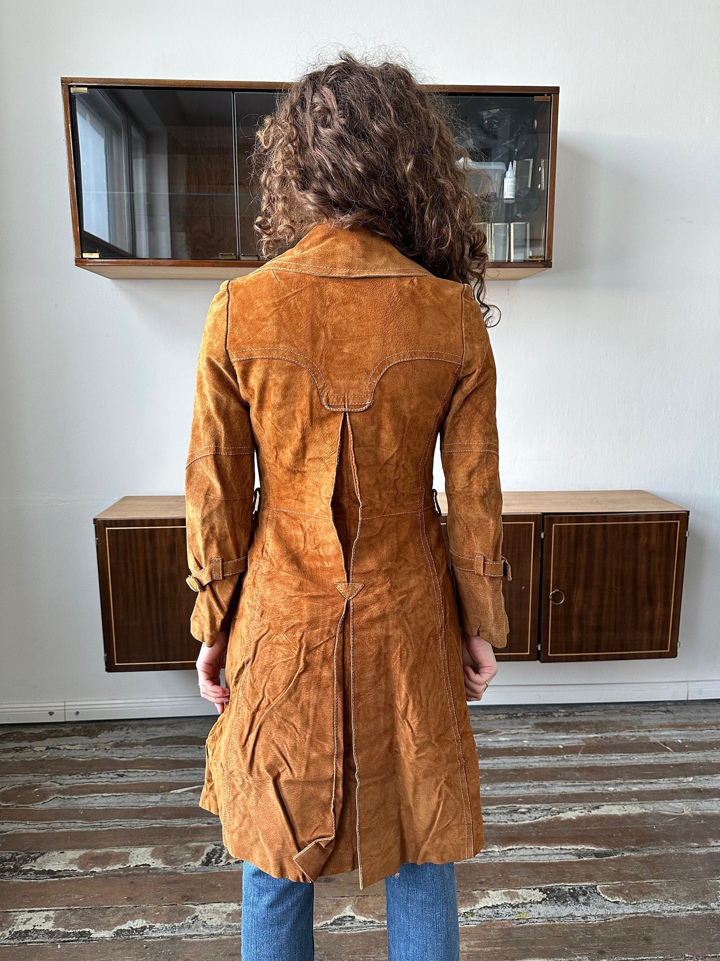 Vintage 90s genuine suede leather coat in brown, fitted coat