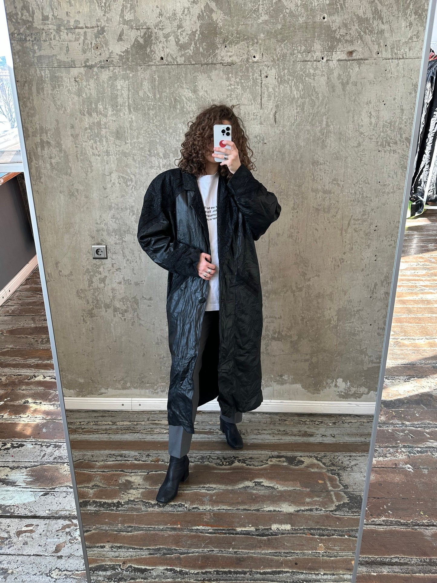 Vintage 90s straight leather coat in black