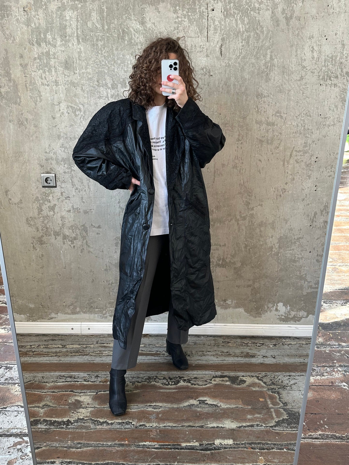 Vintage 90s straight leather coat in black