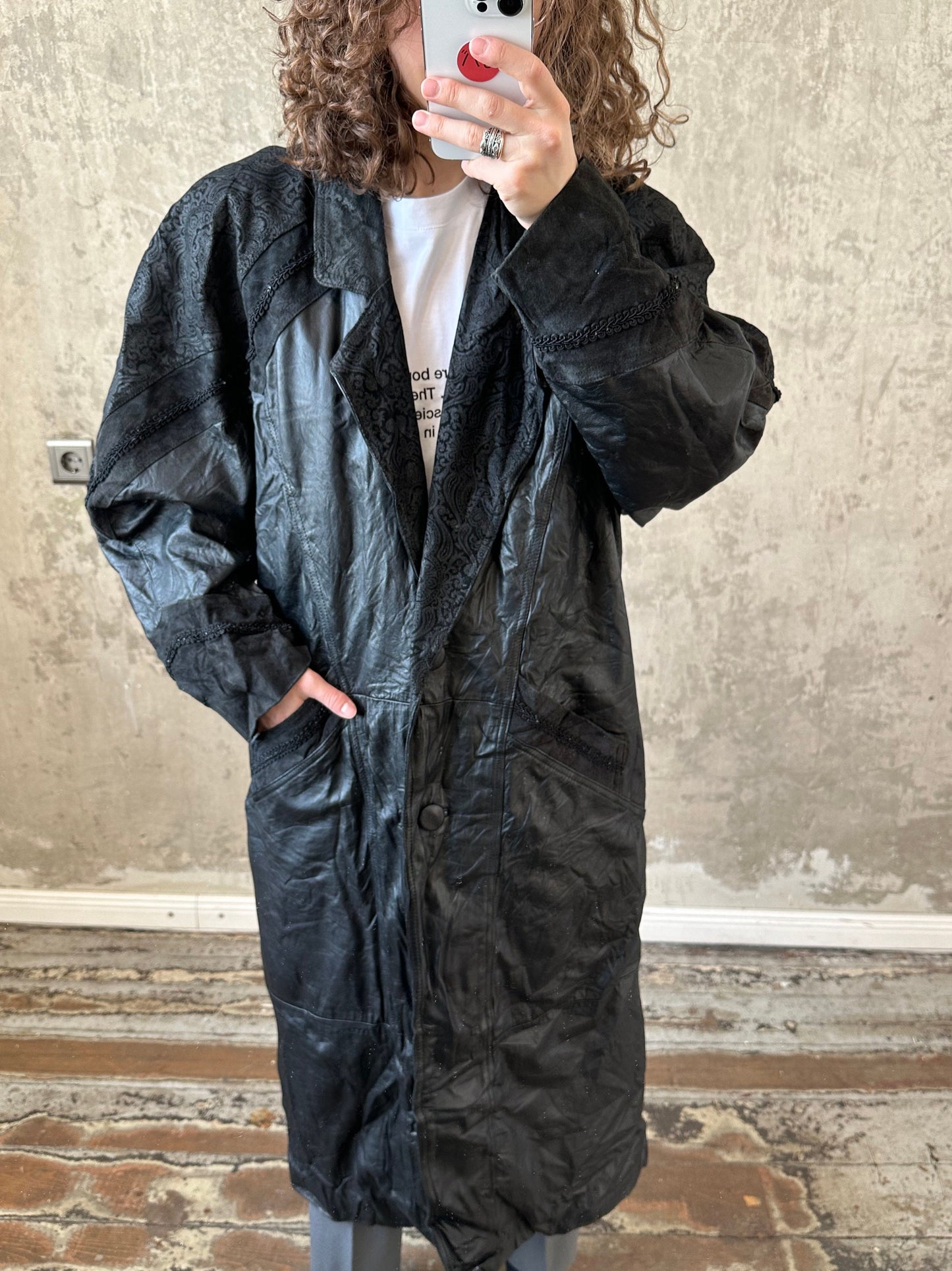 Vintage 90s straight leather coat in black