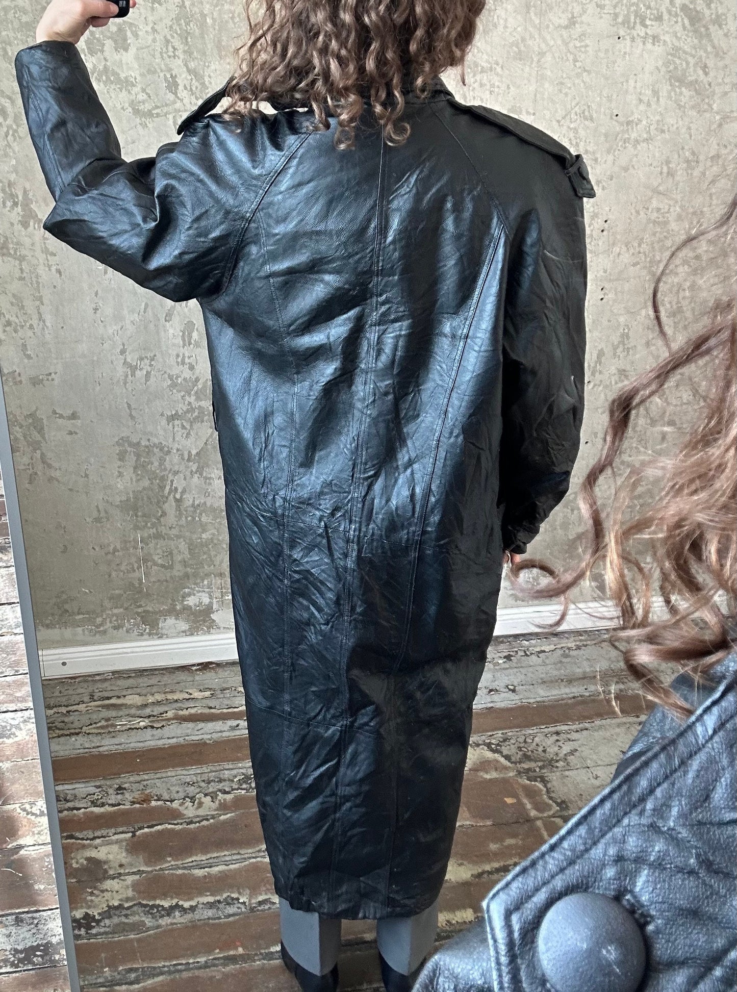 Vintage 90s straight leather coat in black