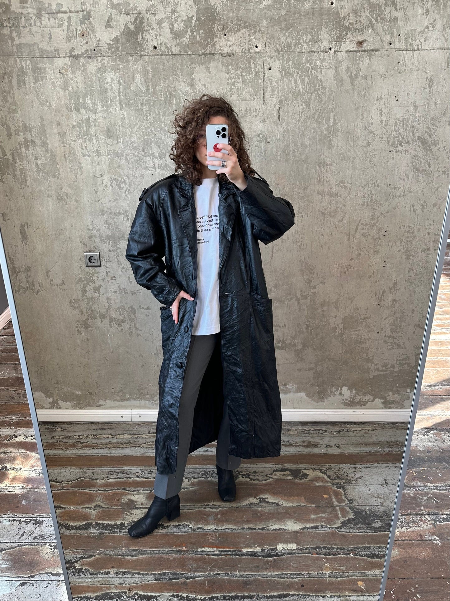 Vintage 90s straight leather coat in black