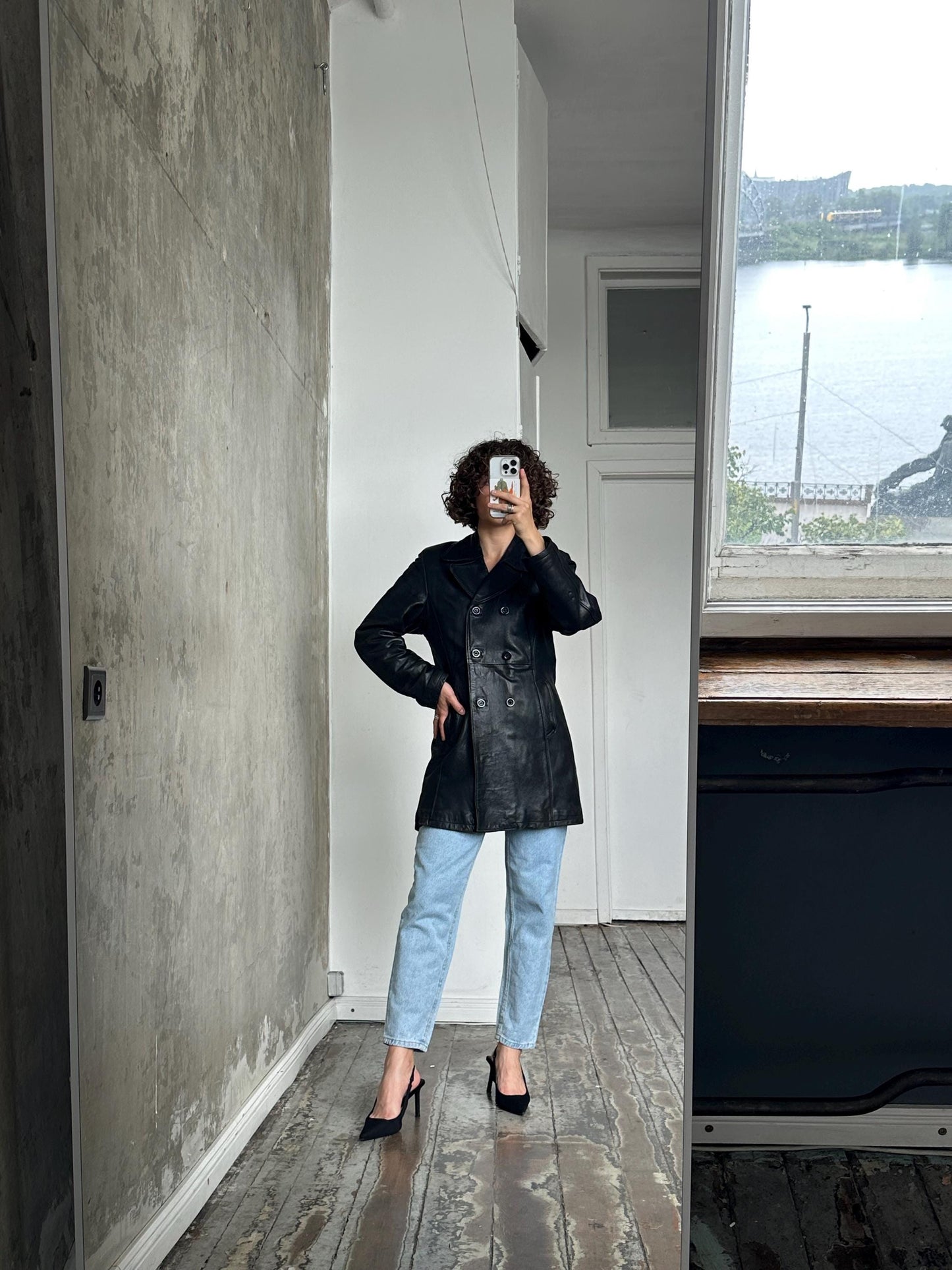 Vintage 90s leather coat in black