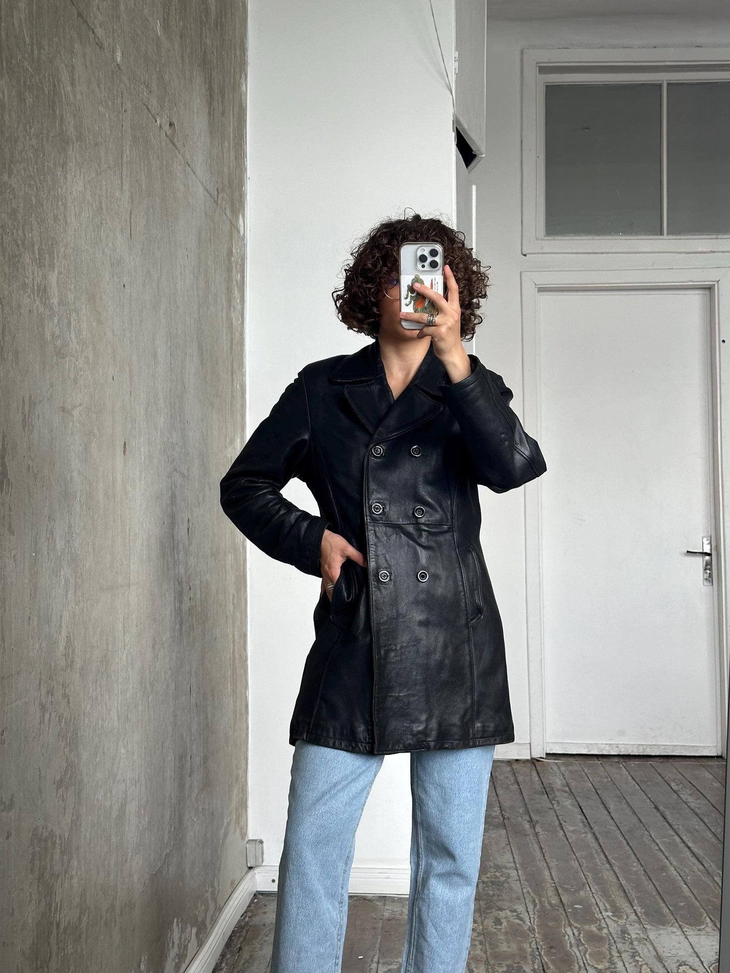 Vintage 90s leather coat in black