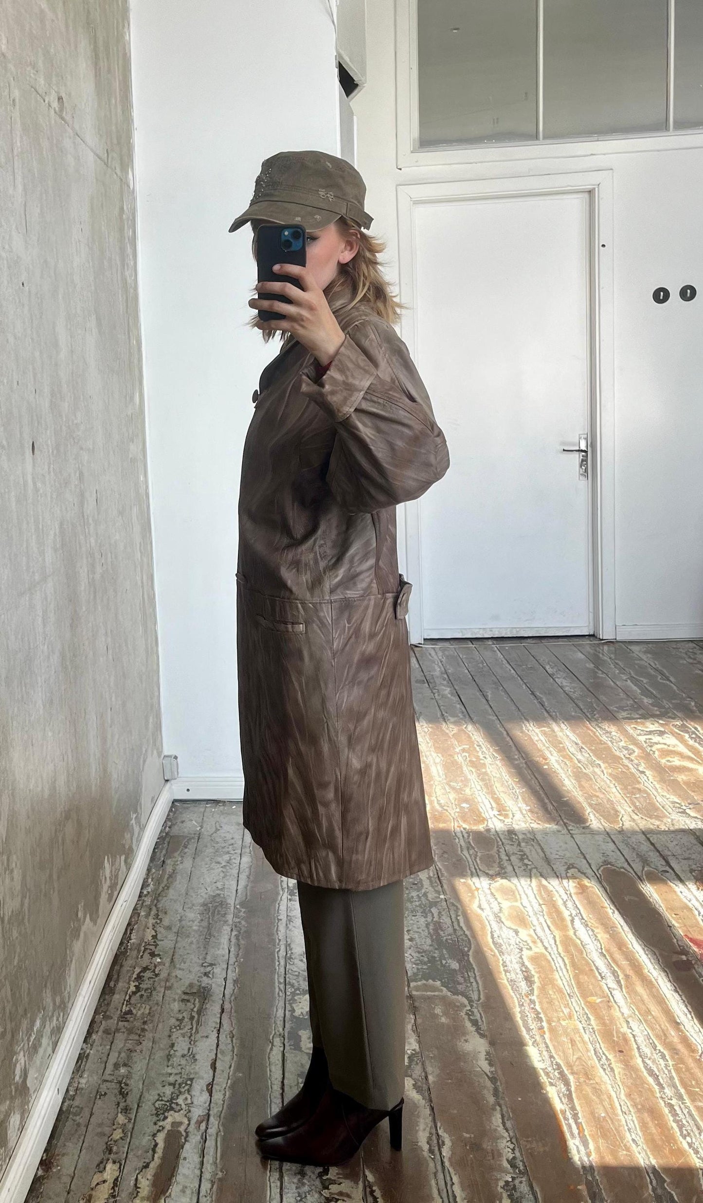 Vintage leather padded shoulder coat in washed out brown