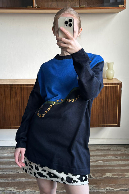 Vintage 90s oversized jumper in dark blue with print