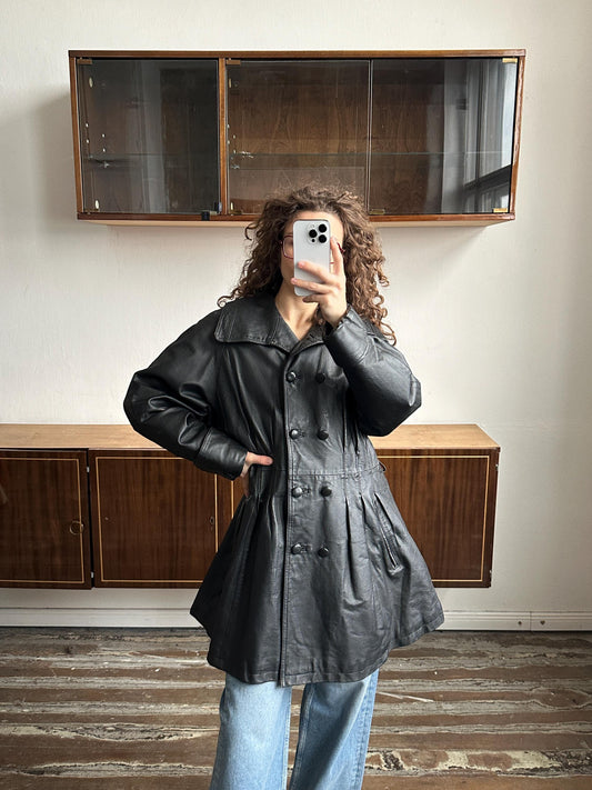 Vintage 90s leather structured coat in black