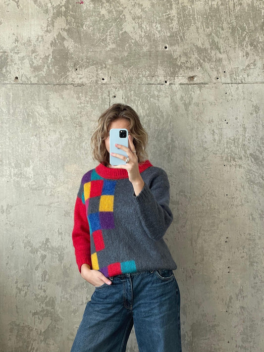 Vintage boat neck jumper with a colorfull design