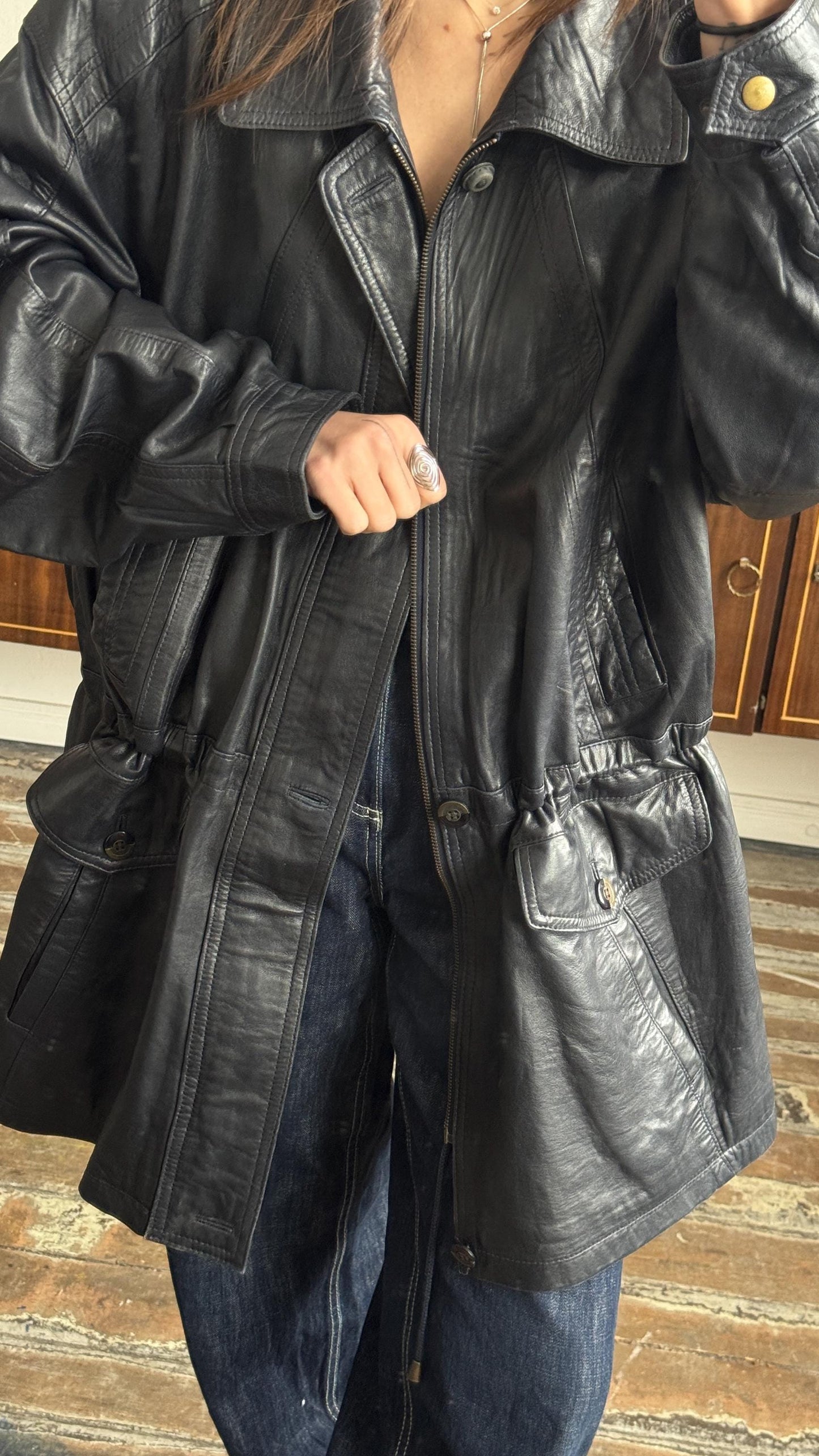 Vintage 90s oversized leather bomber jacket in black