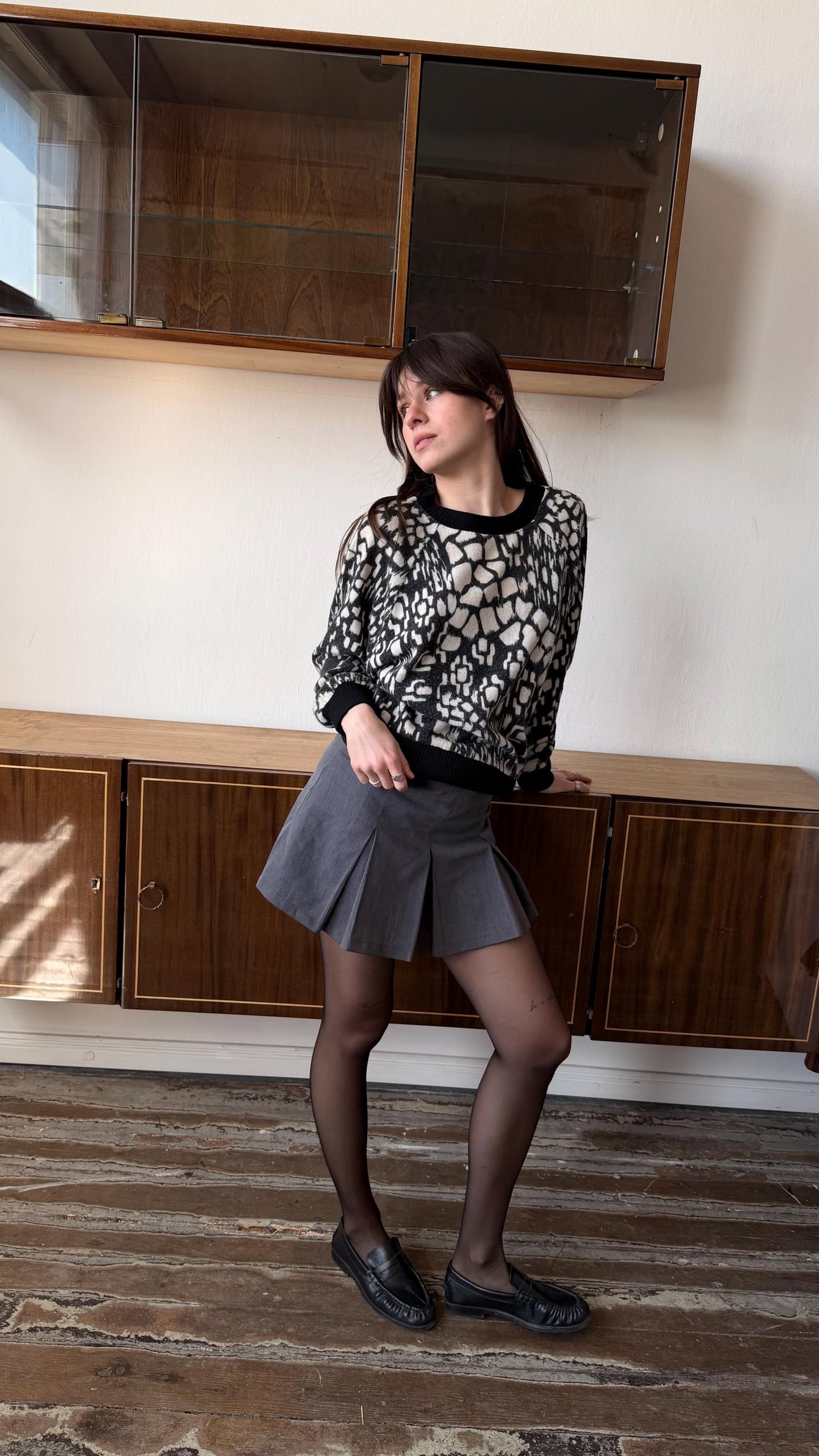 Vintage 90s Abstract Knit Sweater in Black and White