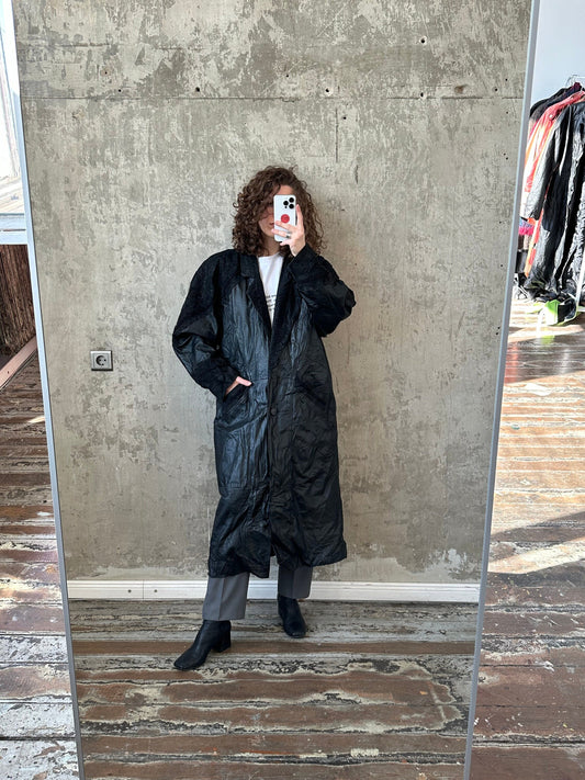 Vintage 90s straight leather coat in black