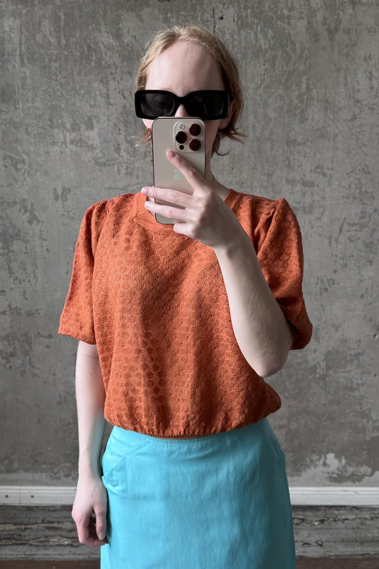 Vintage women' knitted sweater in brown
