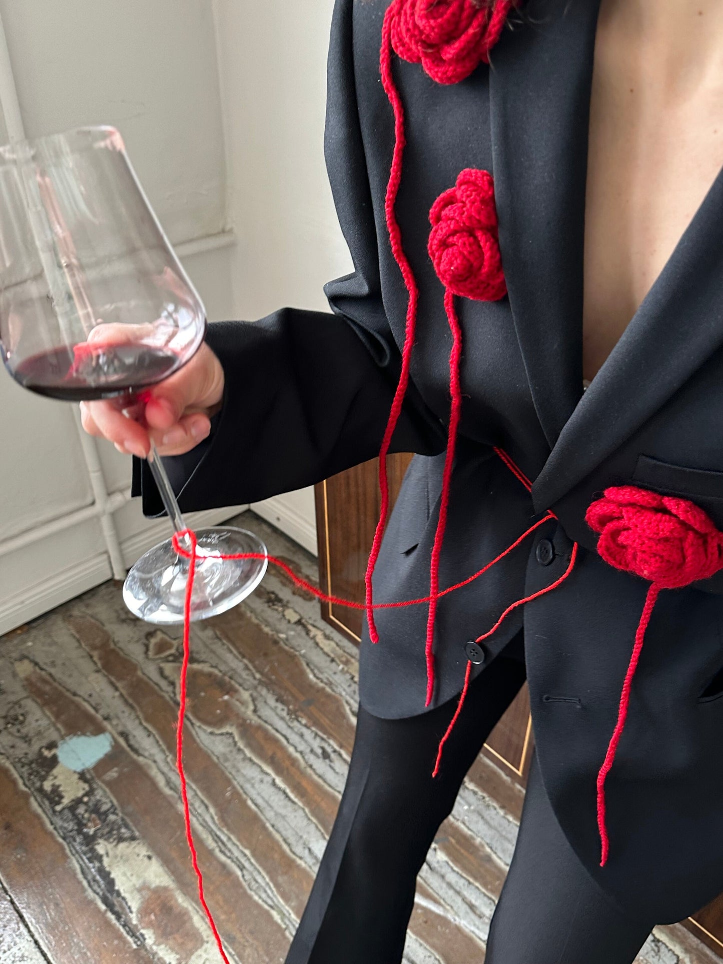 Customized blazer I Blazer "FALLING" in black with roses