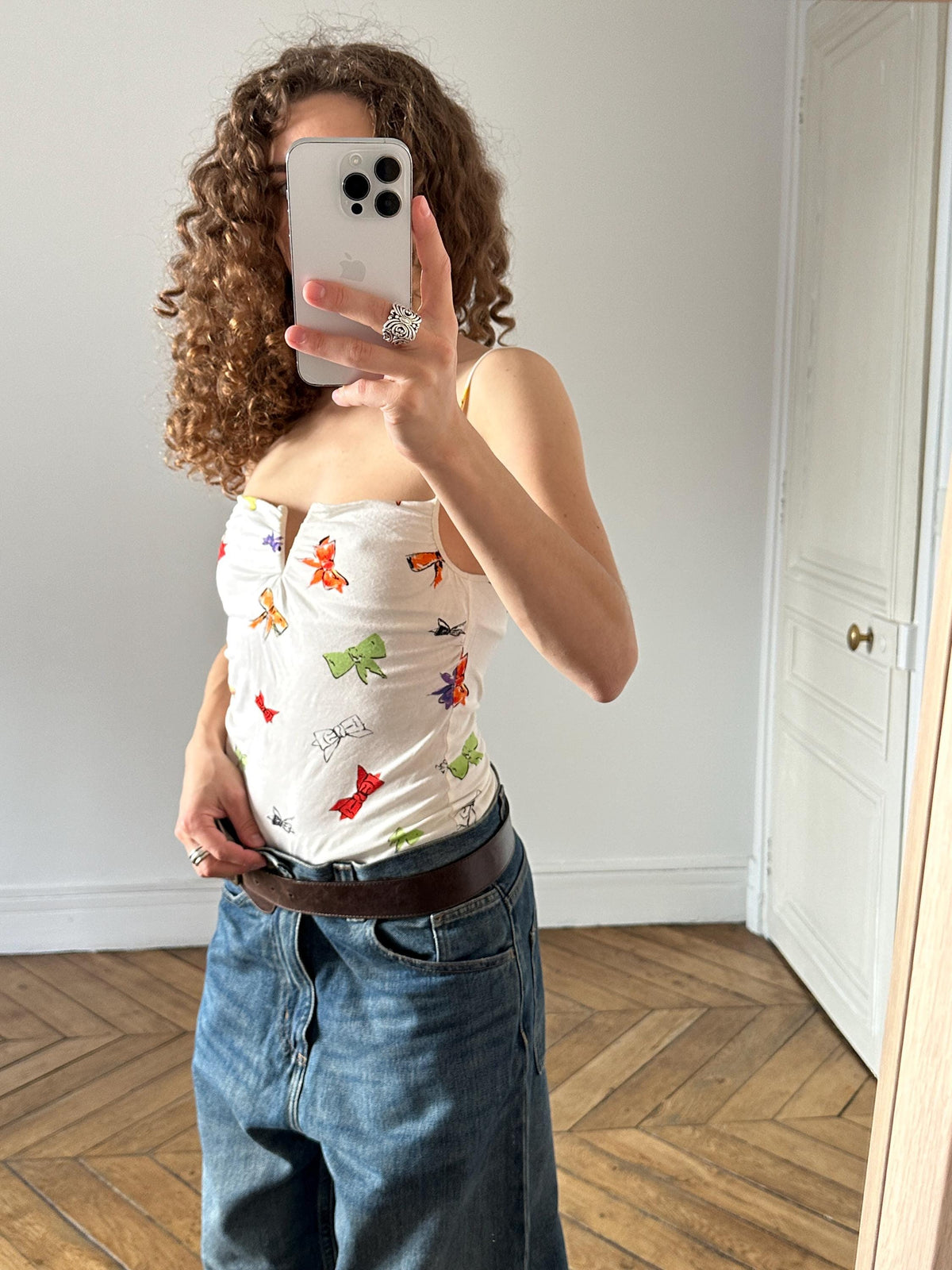 Vintage Iceberg Bow Print Top in White