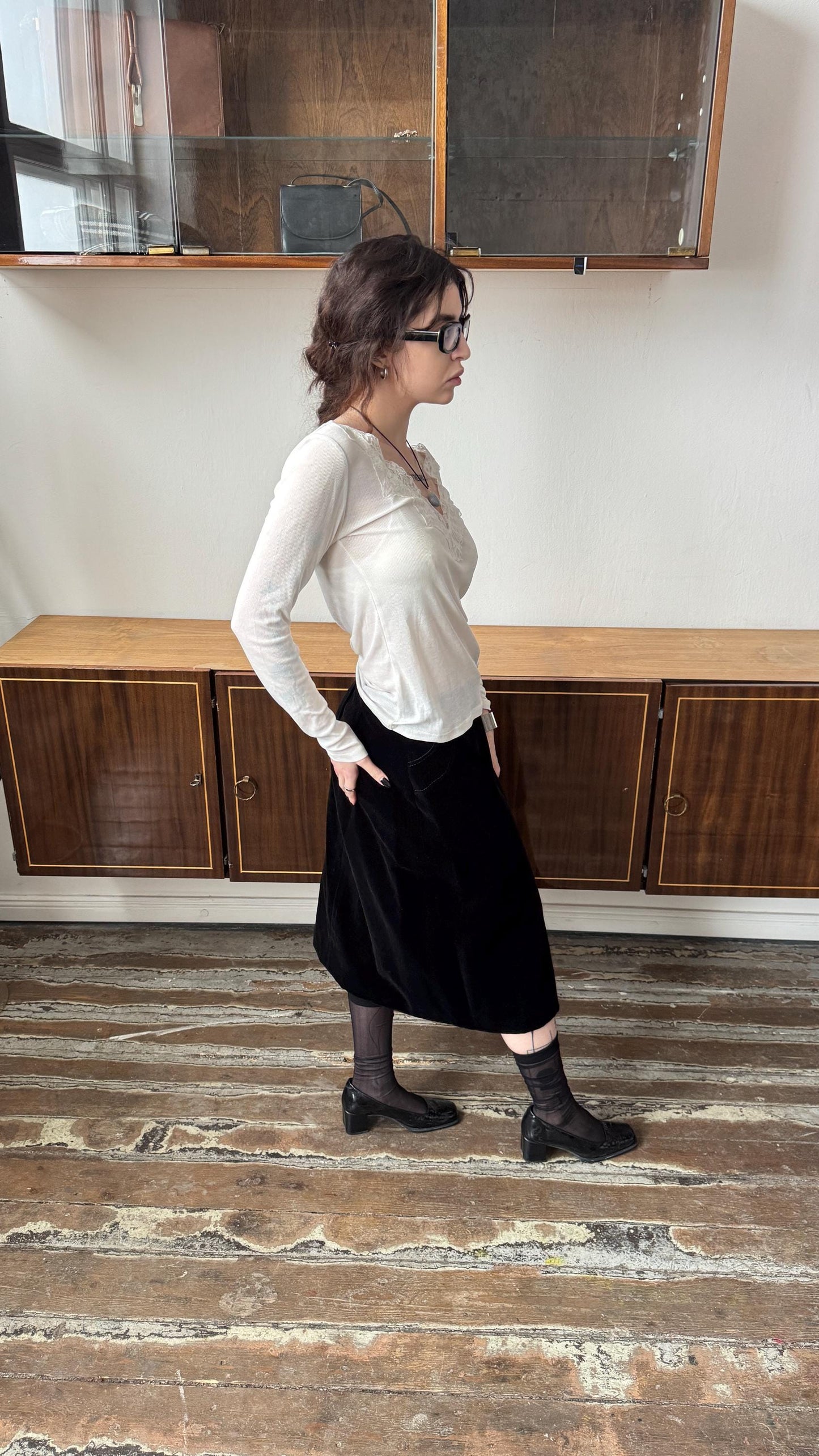 Vintage Velvet Pencil Midi Skirt in Black