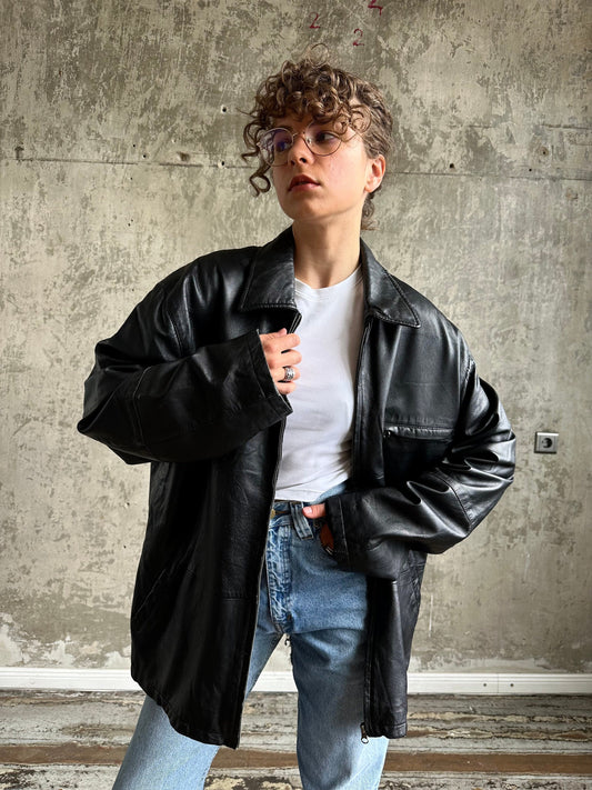 Vintage 90s boxy bomber leather jacket in black