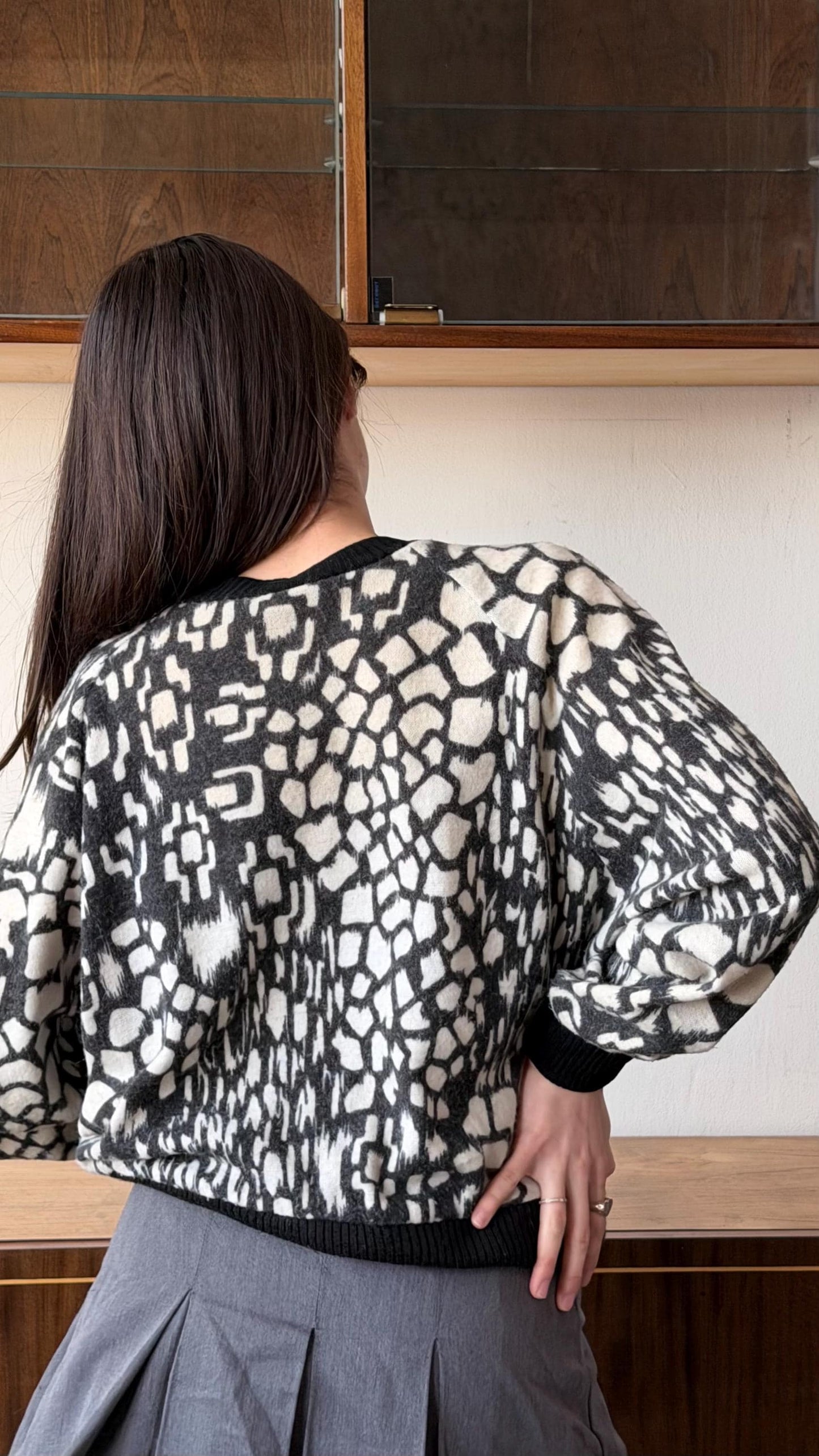 Vintage 90s Abstract Knit Sweater in Black and White
