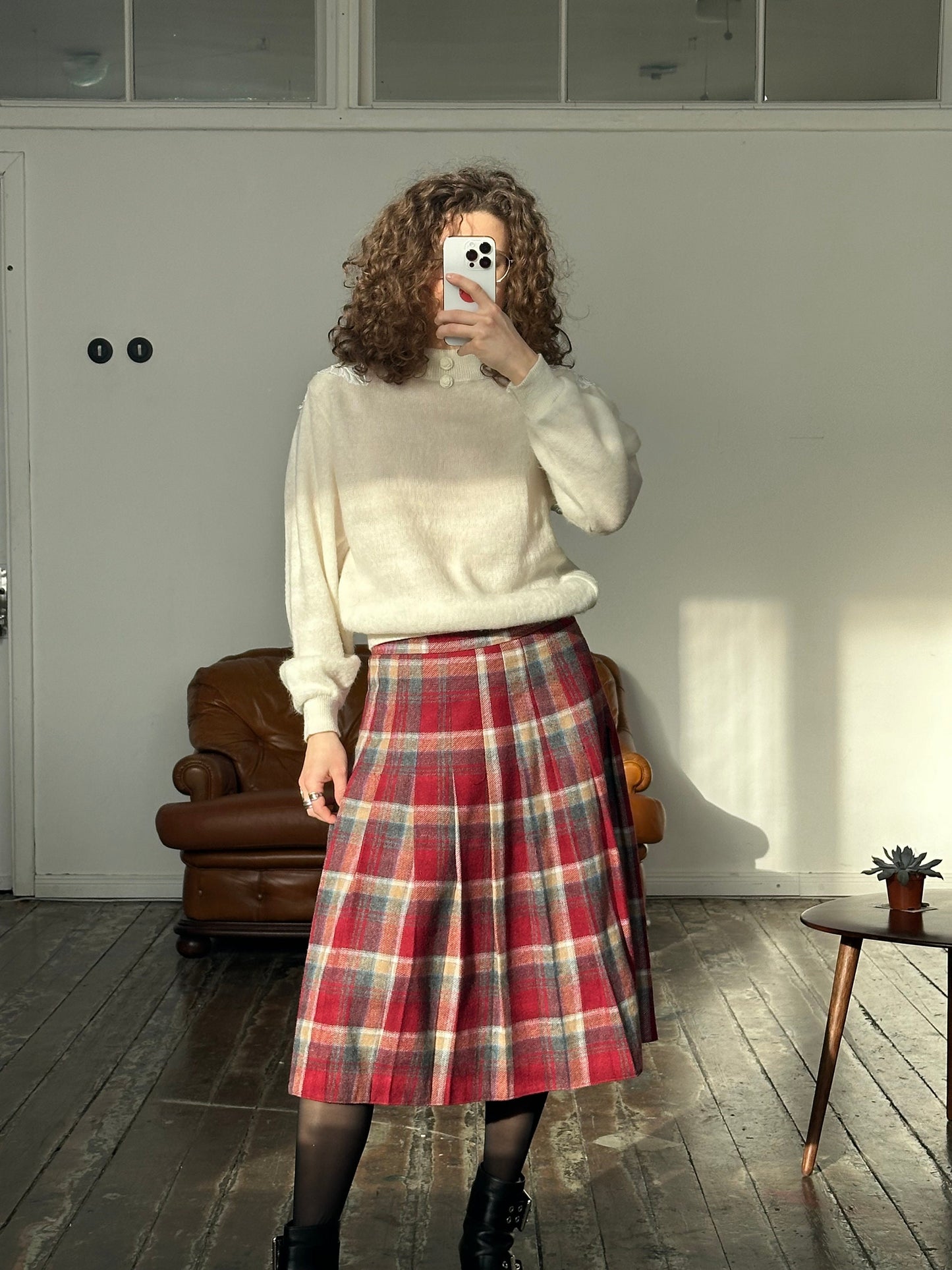 Vintage 90s White Sweater, Unisex XS-M, Made in Italy, Acrylic, Padded, Detailed Decor, Perfect Condition