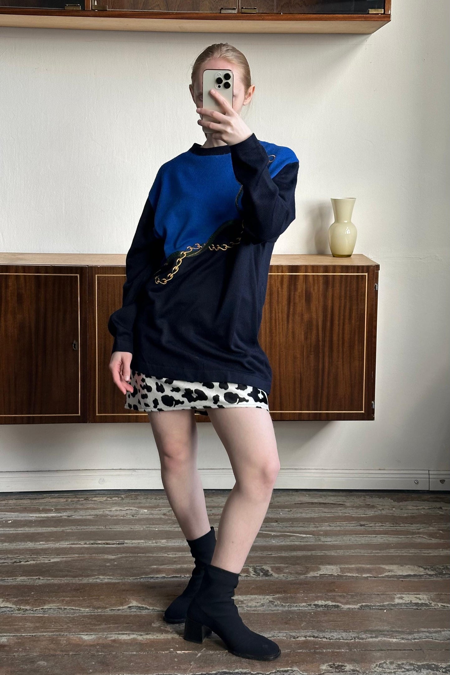 Vintage 90s oversized jumper in dark blue with print