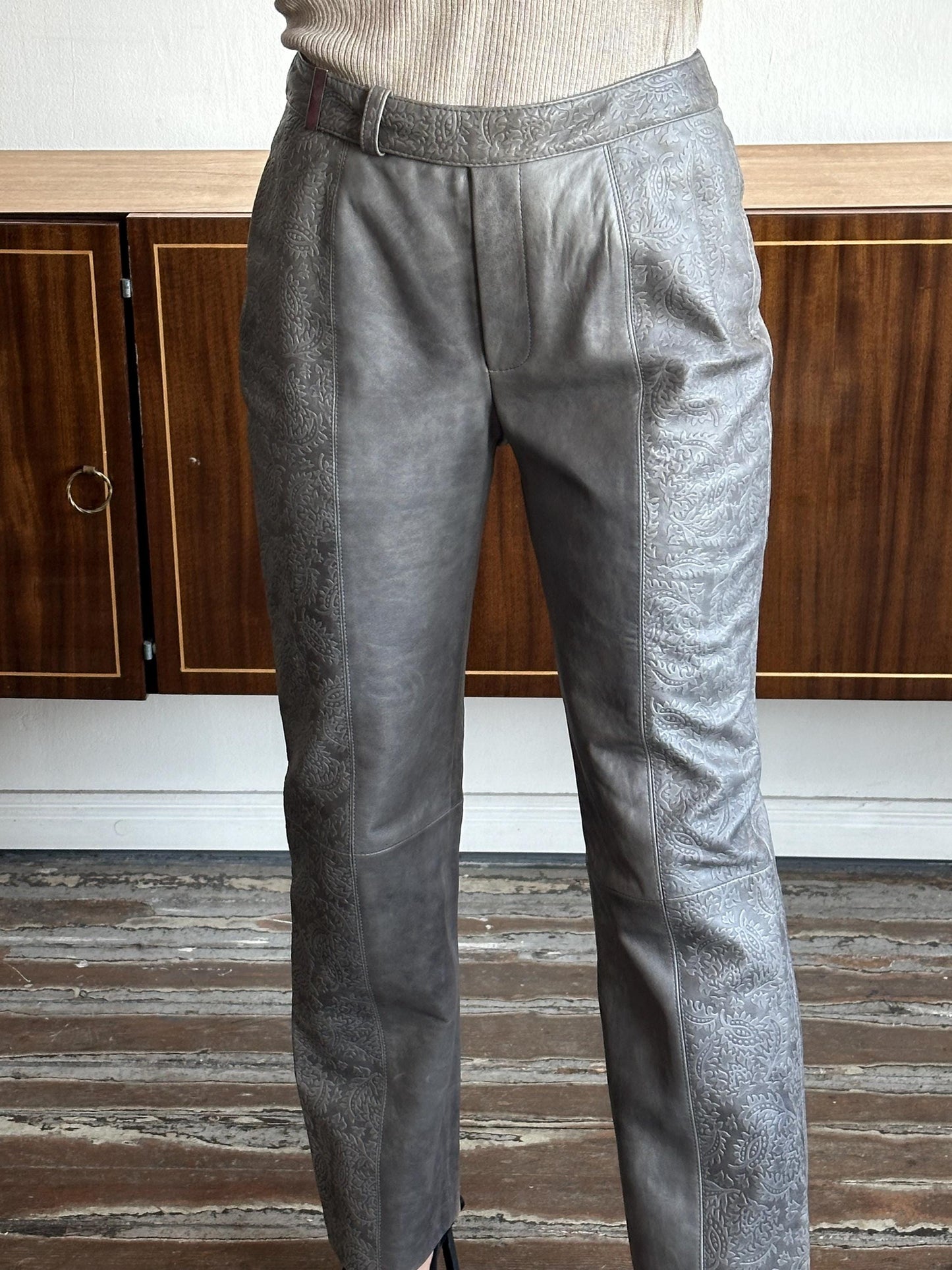 Vintage 90s leather trousers in grey
