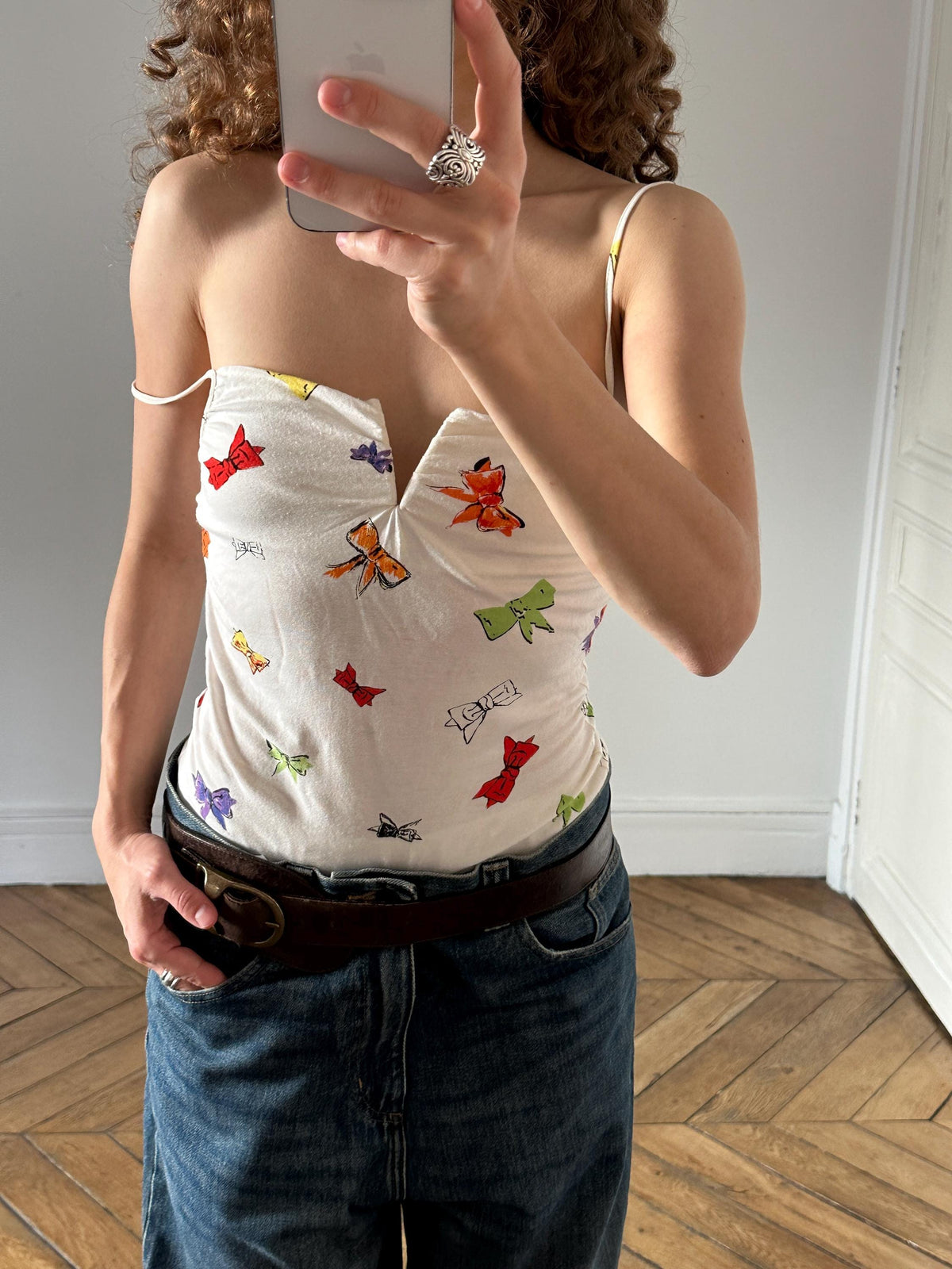 Vintage Iceberg Bow Print Top in White