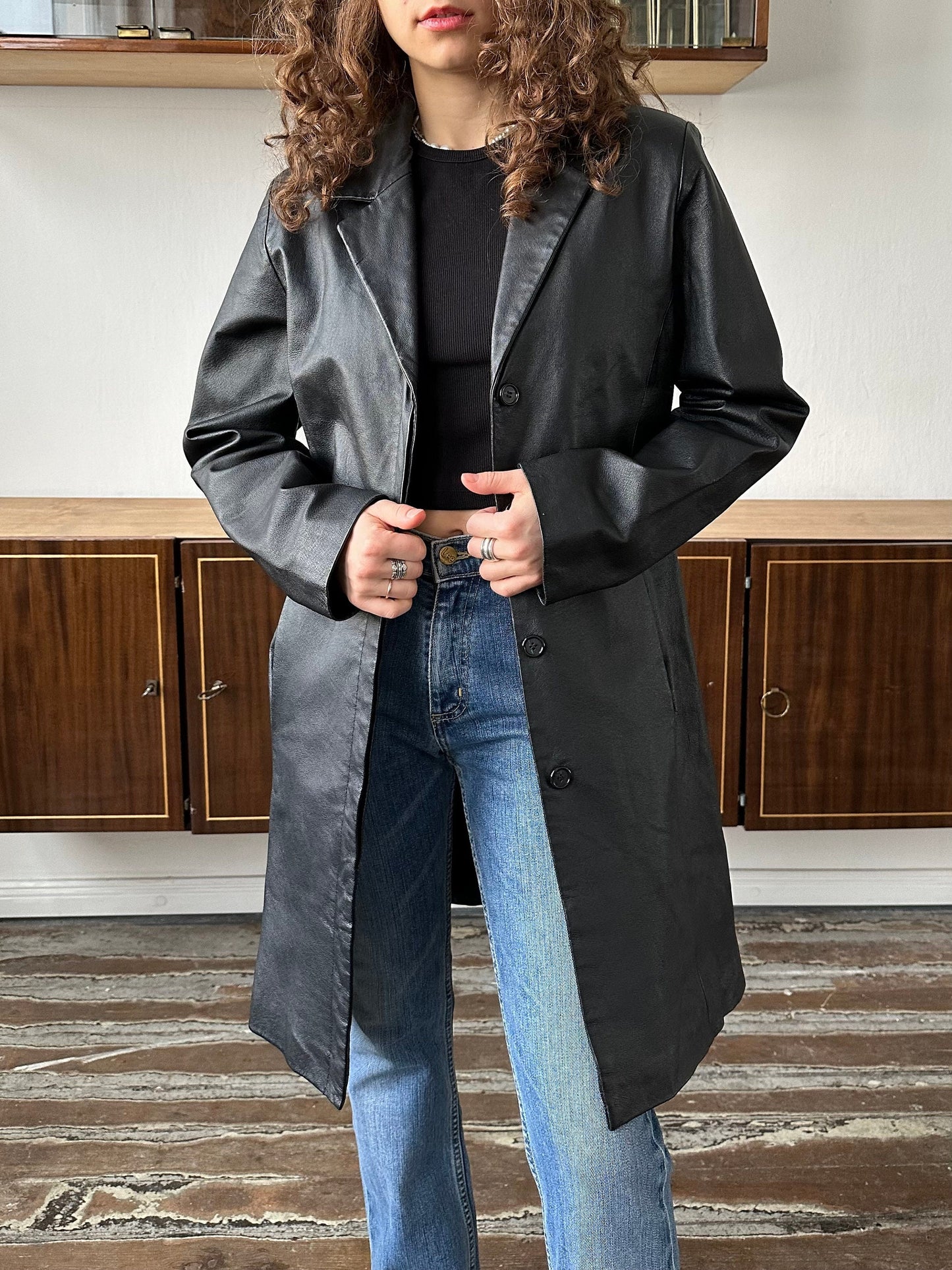 Vintage 90s straight leather coat in black