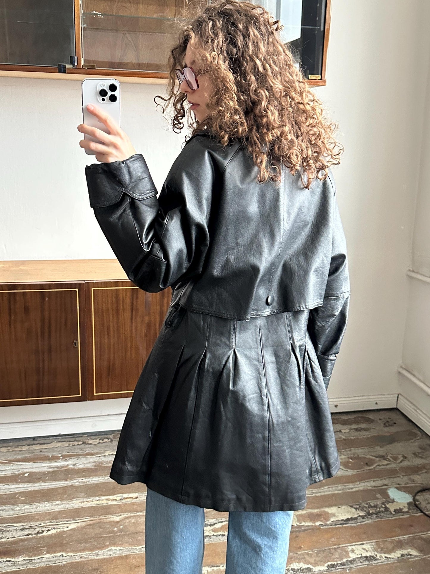 Vintage 90s leather structured coat in black