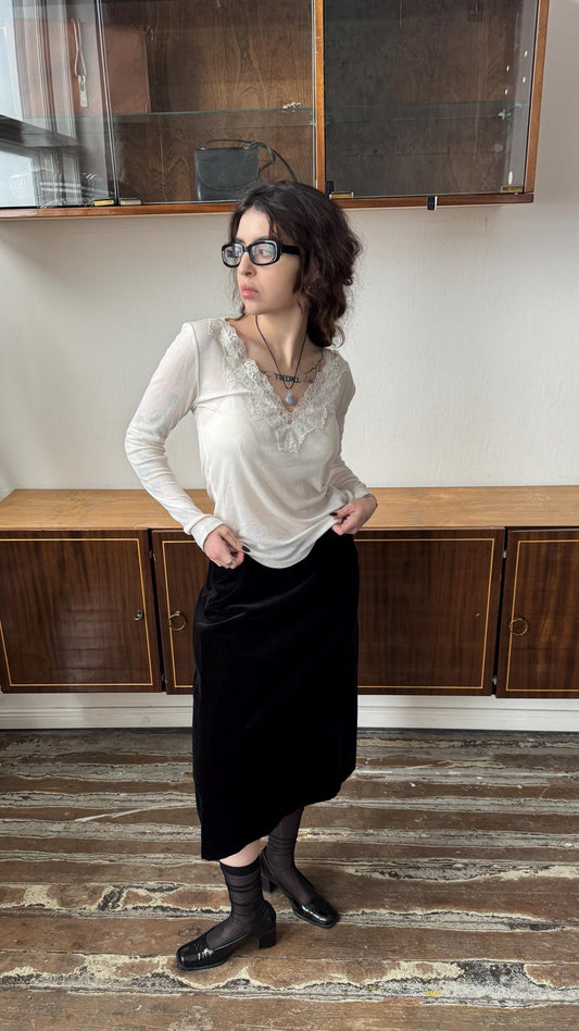 Vintage Velvet Pencil Midi Skirt in Black