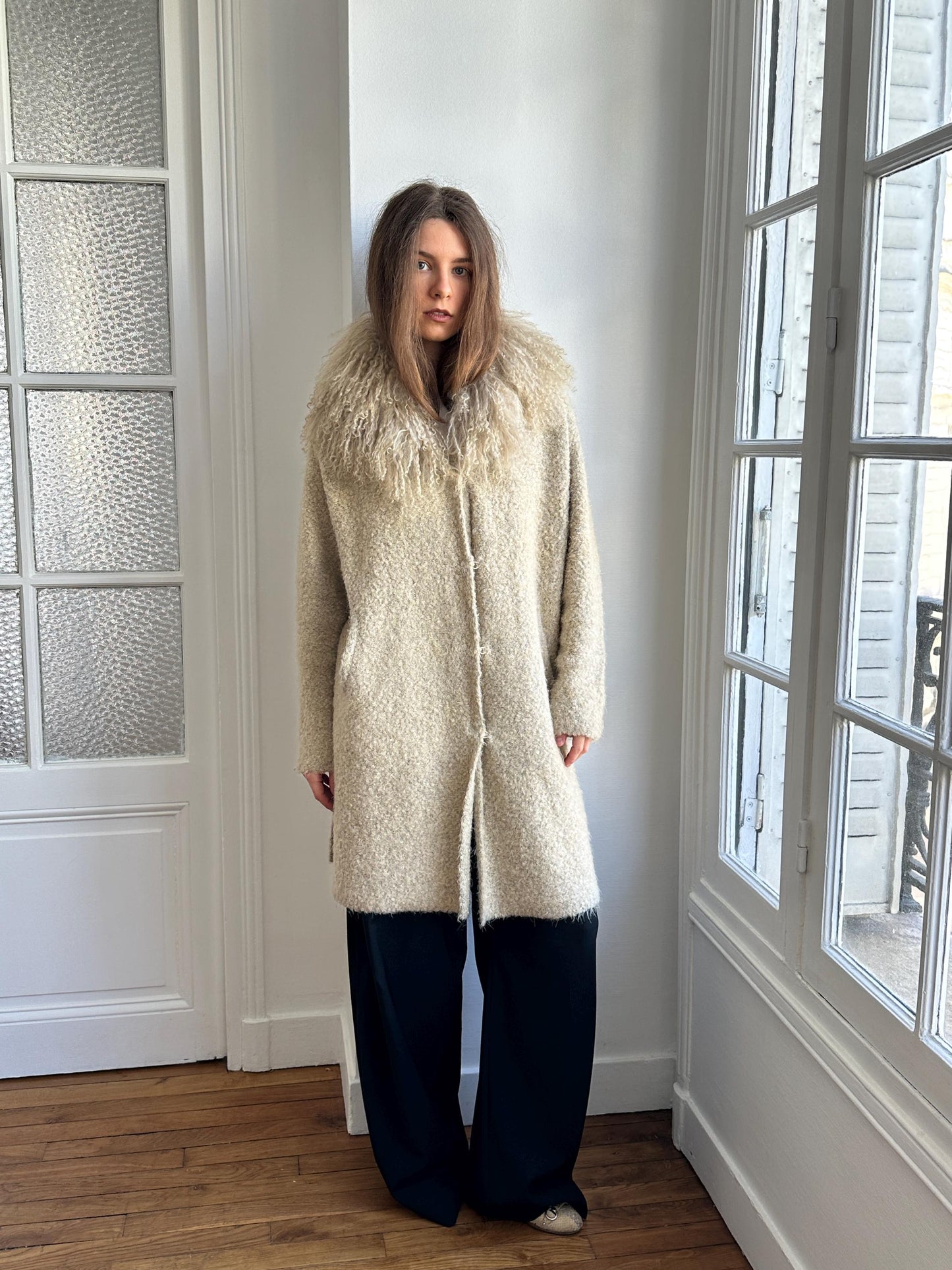 Vintage 90s Wool Coat with Voluminous Lamb Fur Collar in Beige